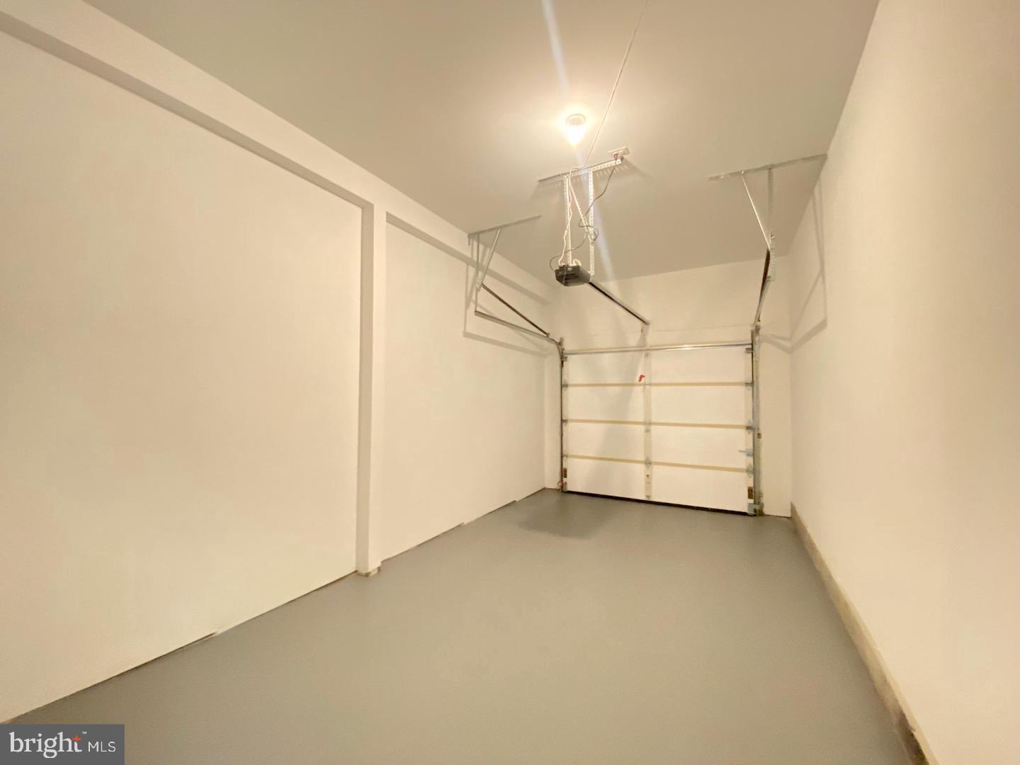 ASHBURN VILLAGE - Residential Lease