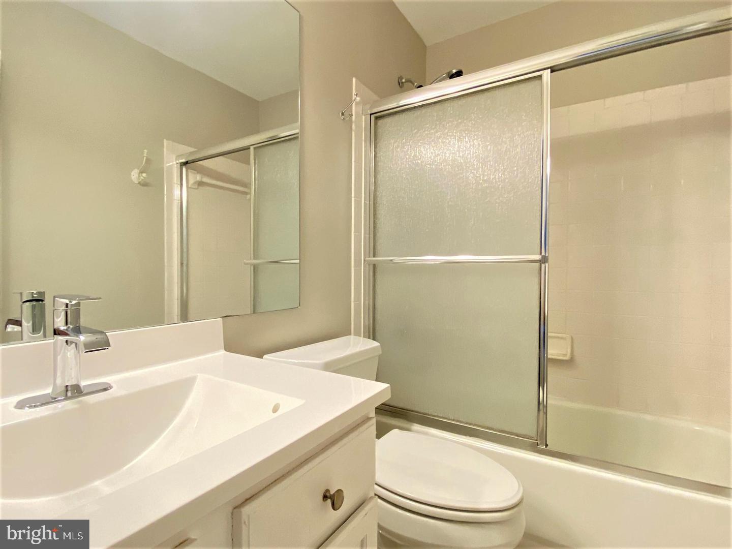 ASHBURN VILLAGE - Residential Lease