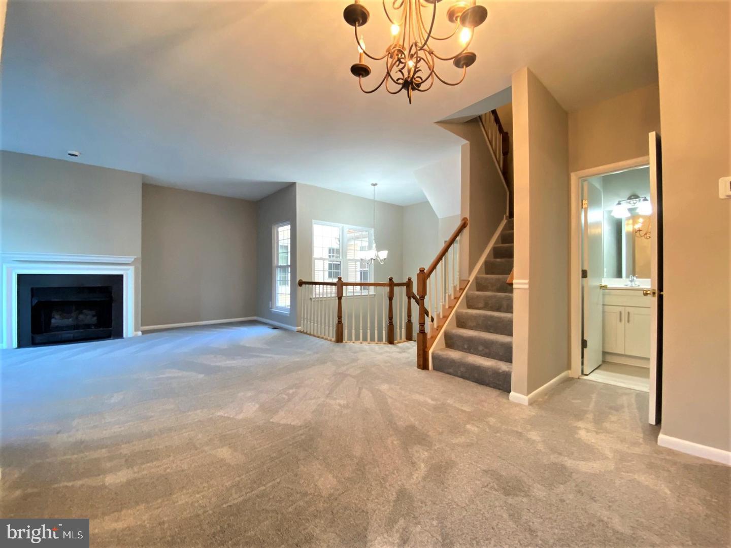 ASHBURN VILLAGE - Residential Lease