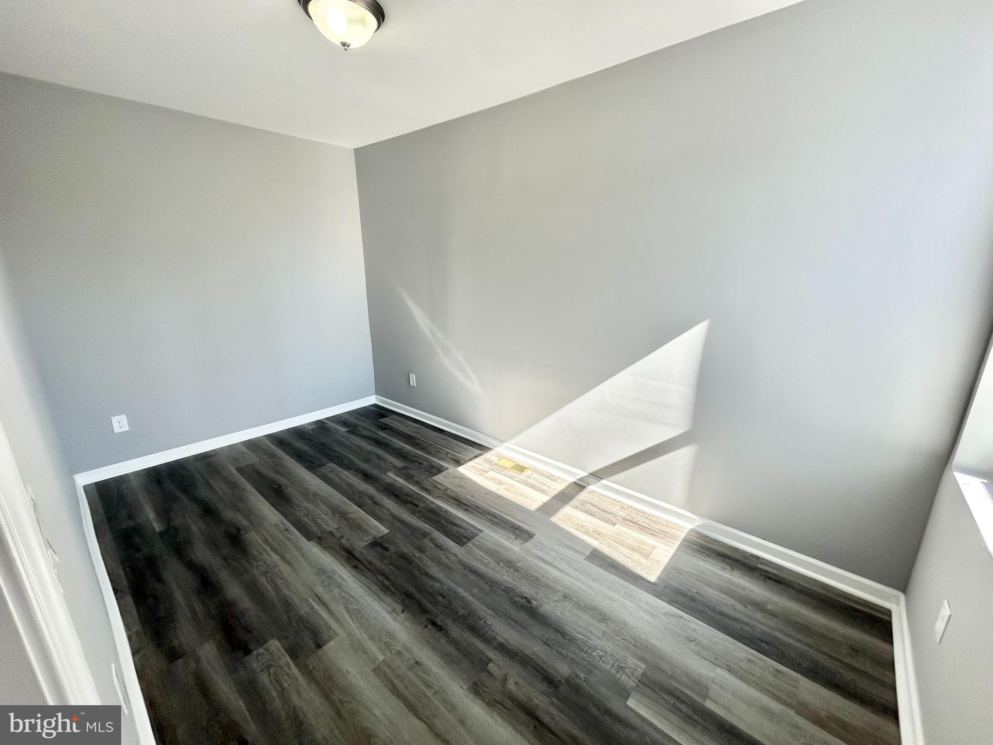 RICHMOND - Residential Lease