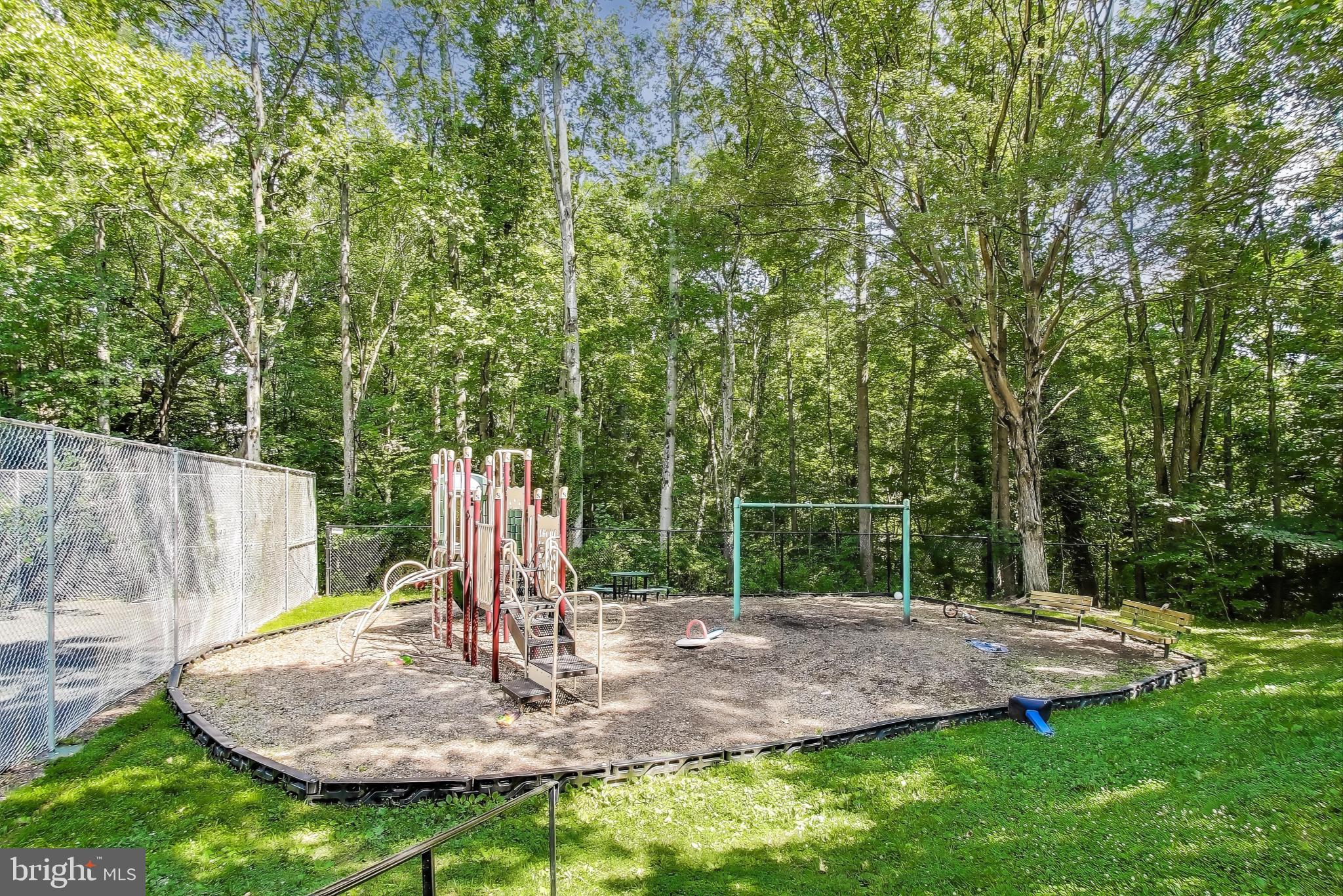 MONTROSE WOODS CODM - Residential Lease