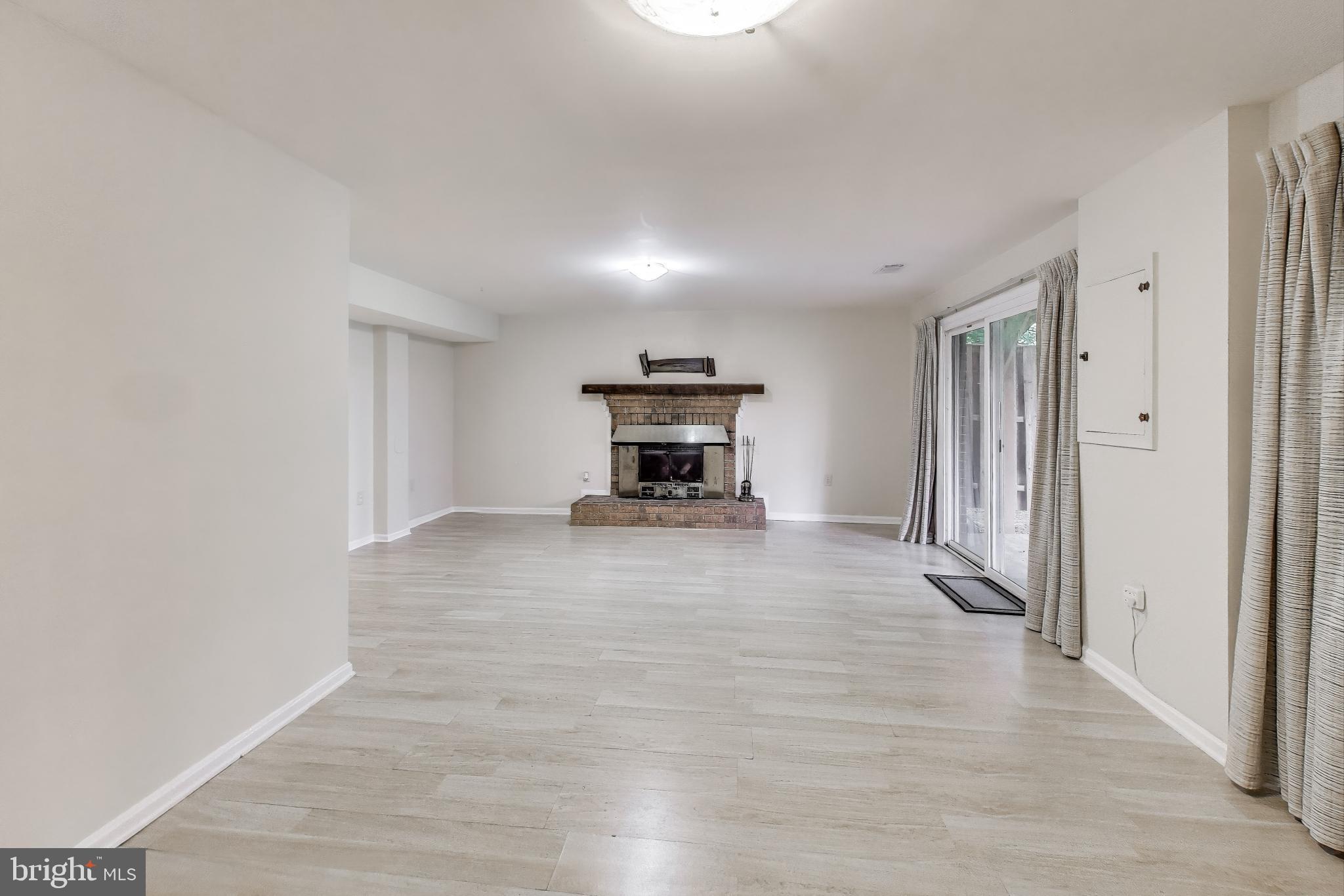 MONTROSE WOODS CODM - Residential Lease