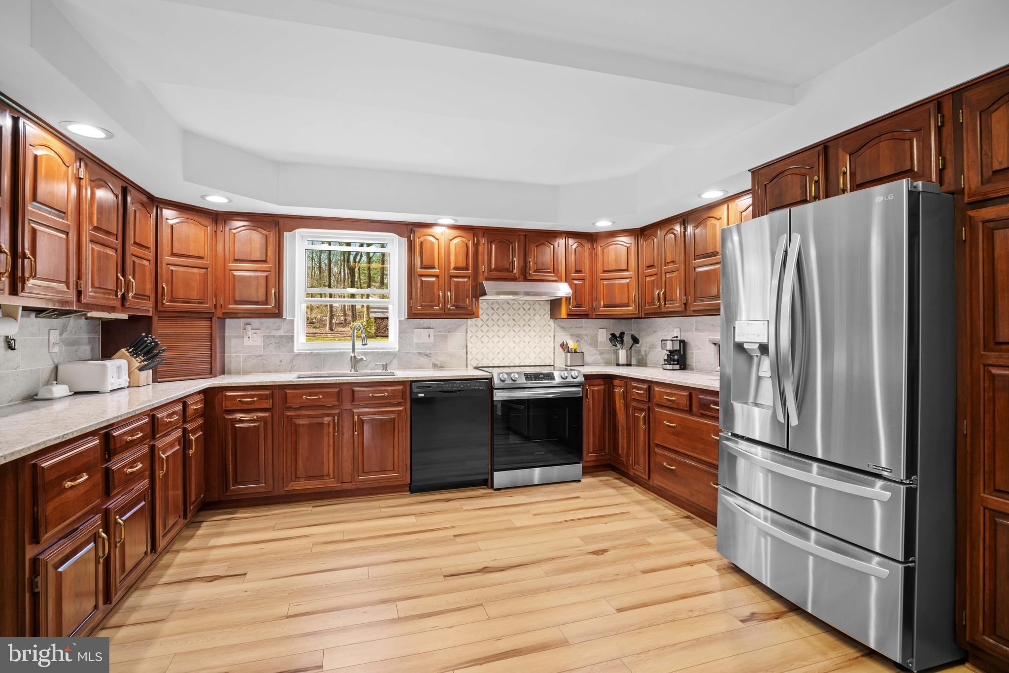 WOODSIDE VIEW - Residential