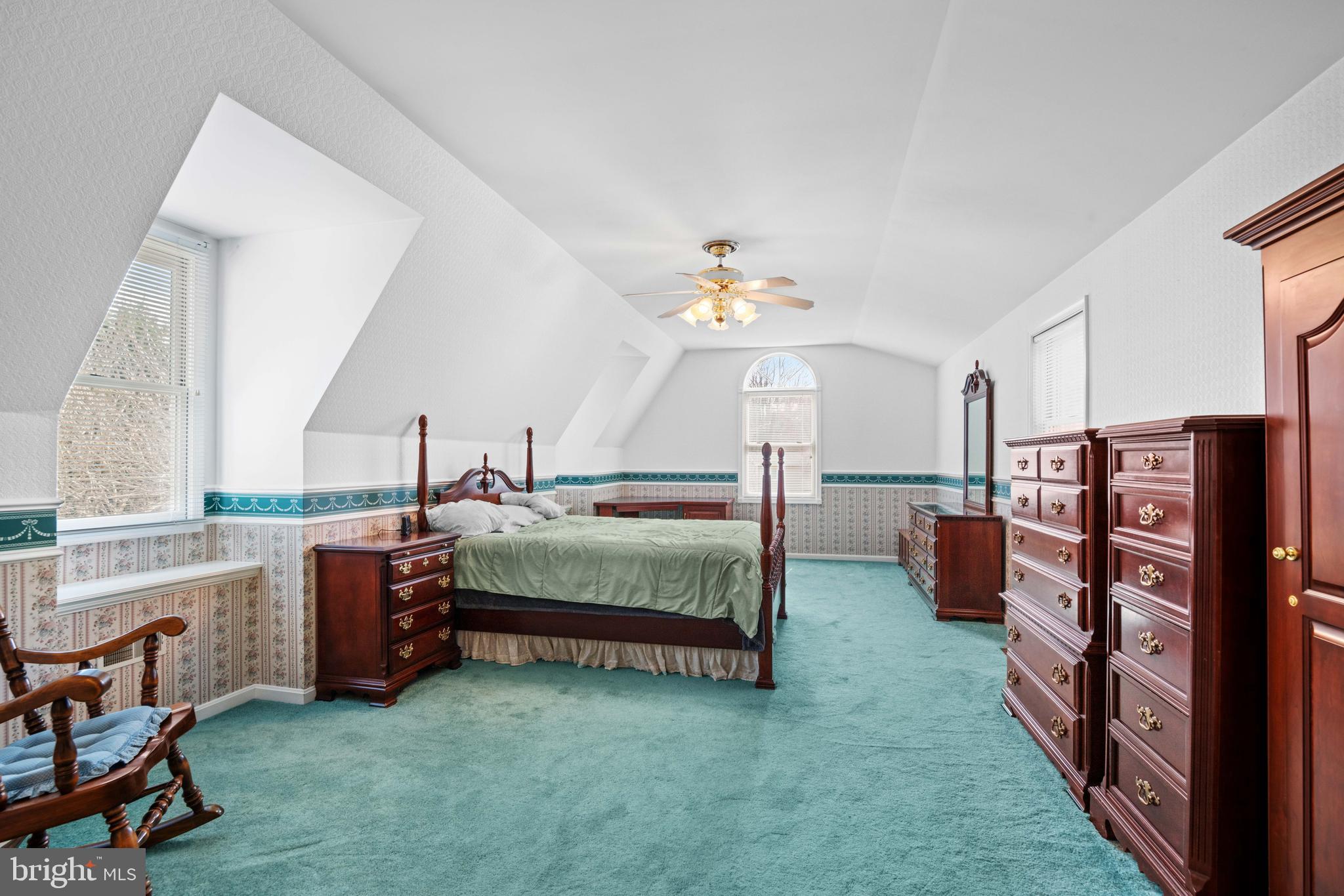 WOODSIDE VIEW - Residential