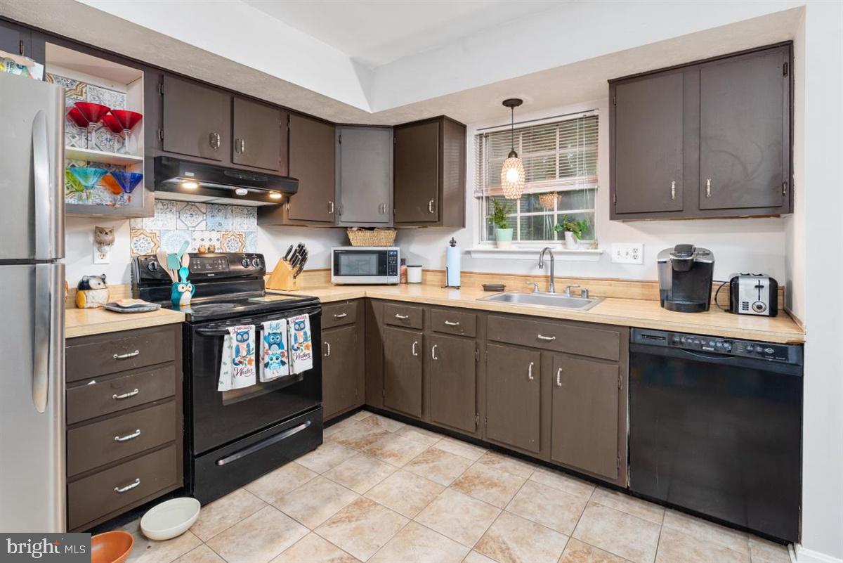 REVELL DOWNS - Residential