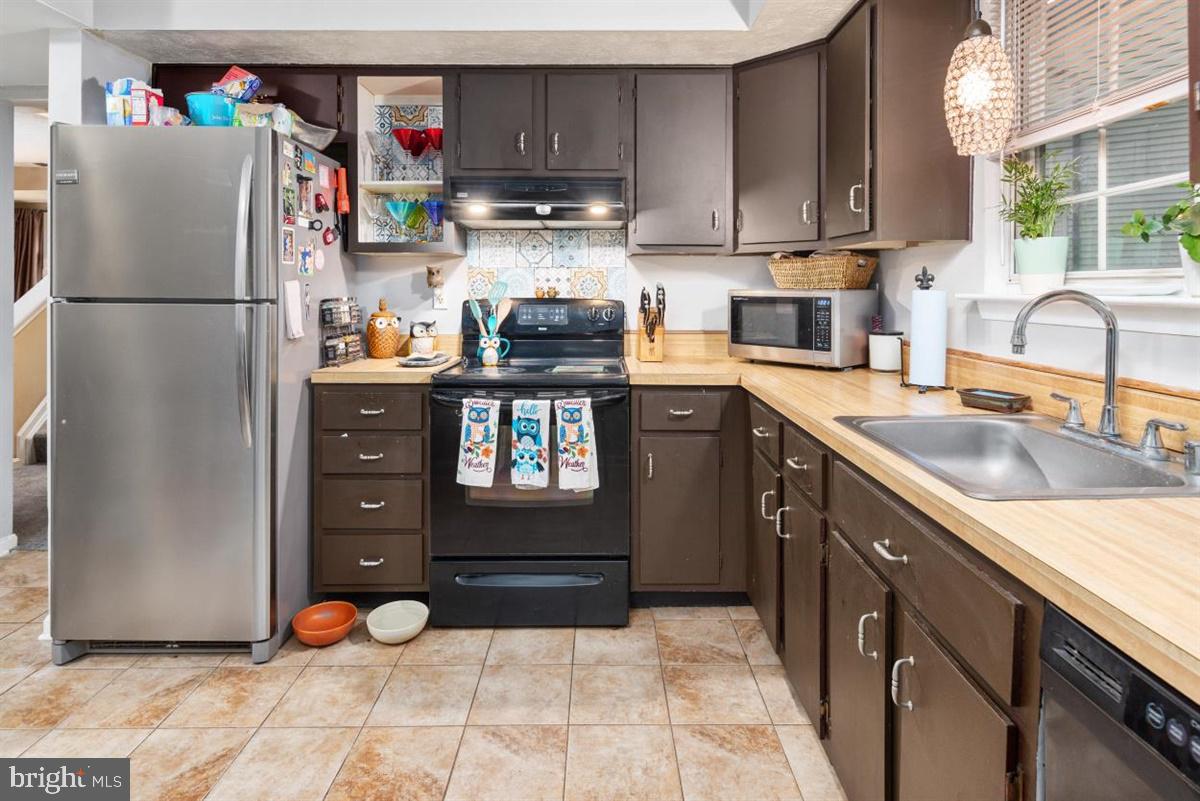 REVELL DOWNS - Residential