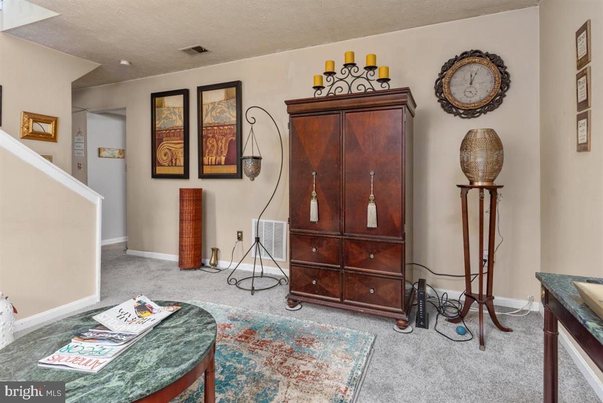 REVELL DOWNS - Residential