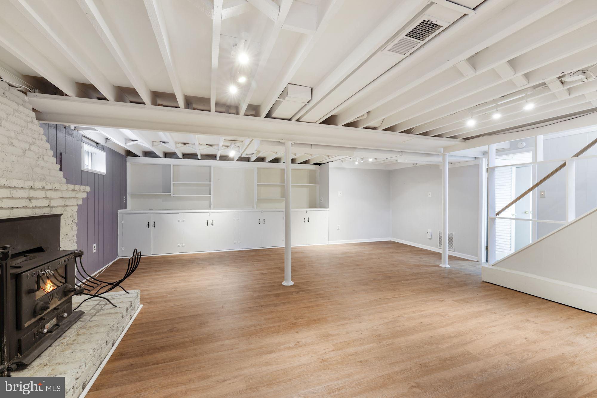 RANDOLPH HILLS - Residential Lease