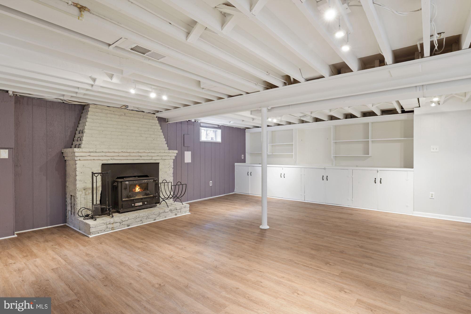 RANDOLPH HILLS - Residential Lease