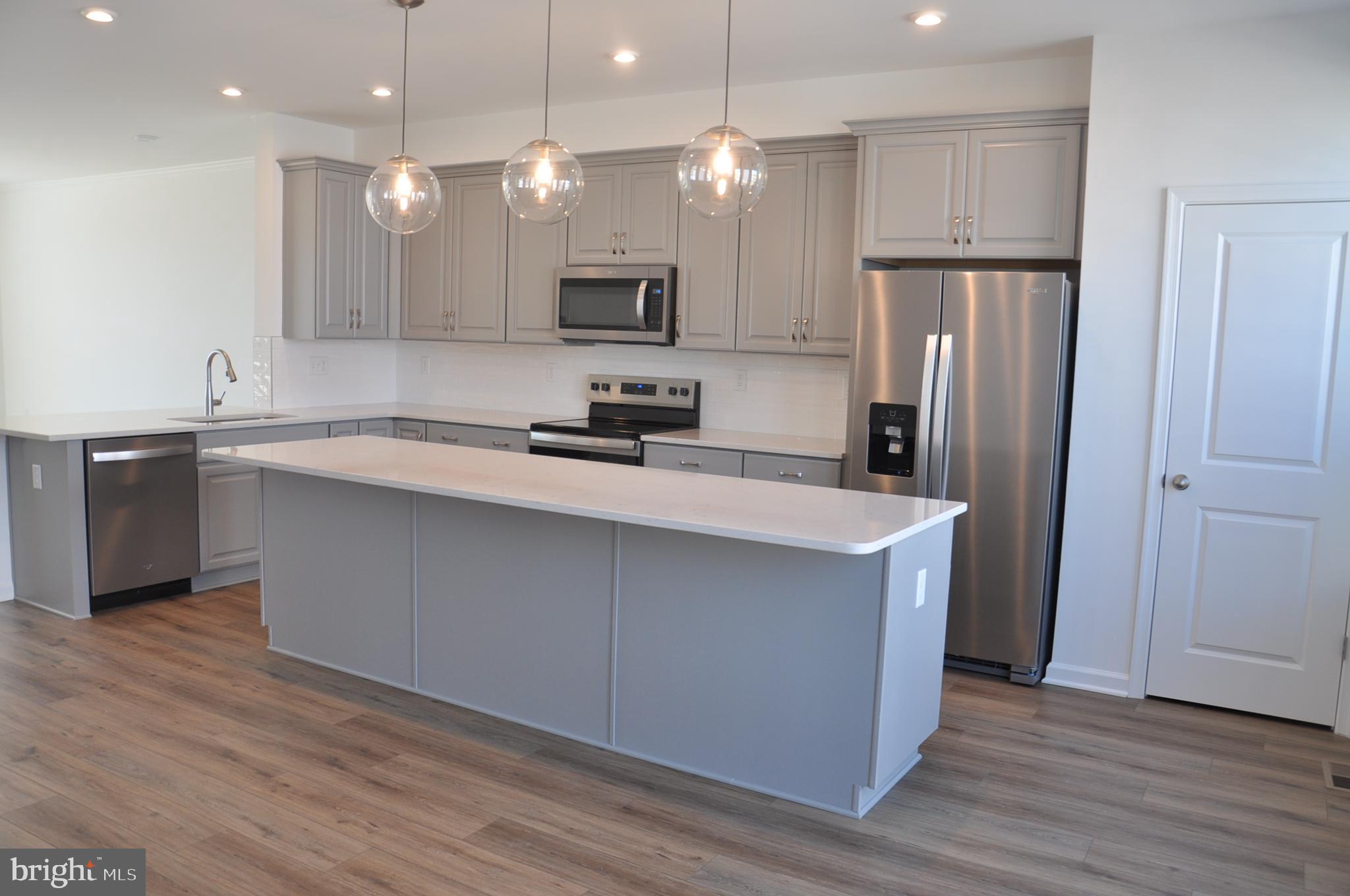 LOFTS AT CREEKSIDE - Residential Lease