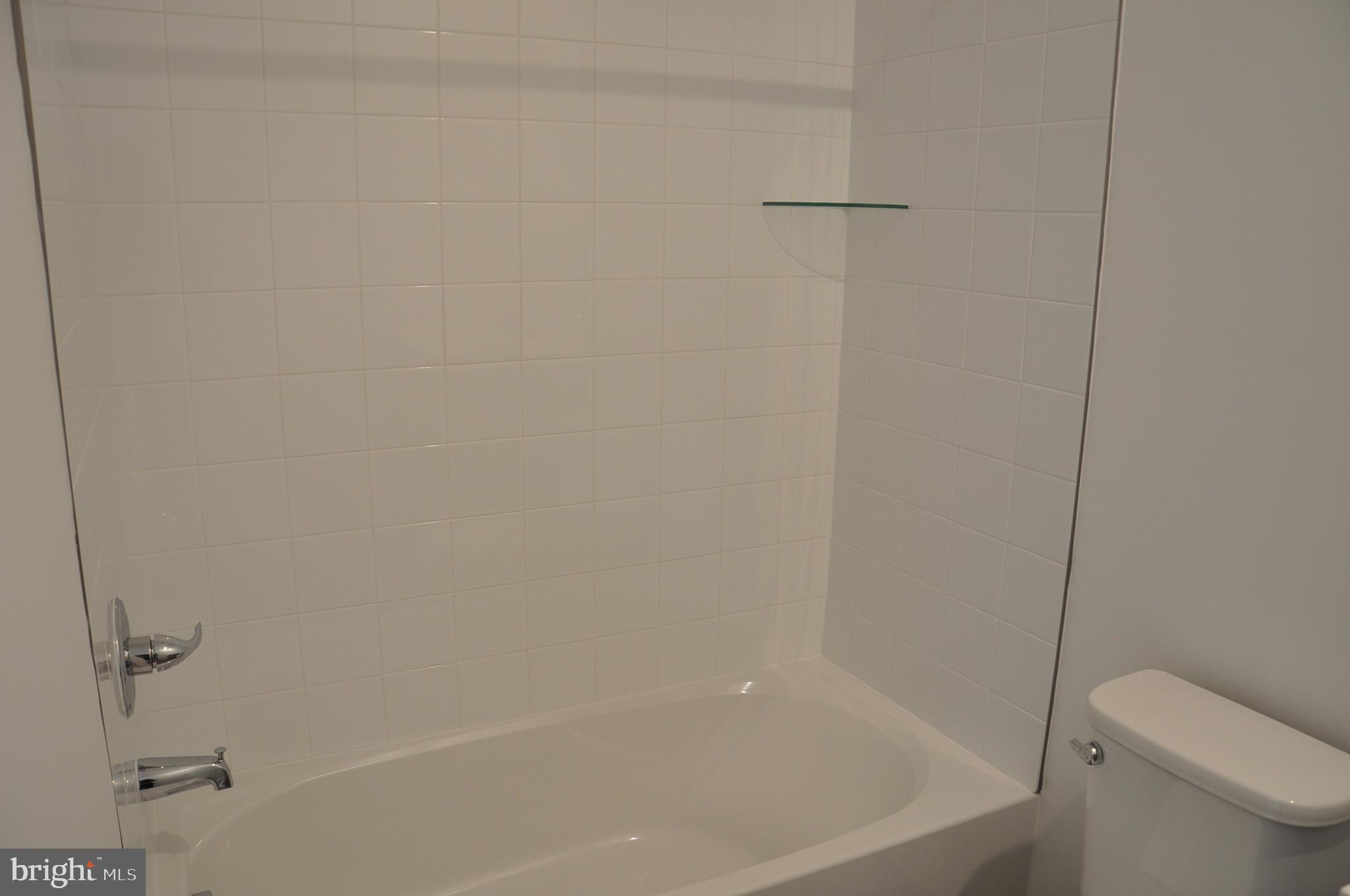 LOFTS AT CREEKSIDE - Residential Lease