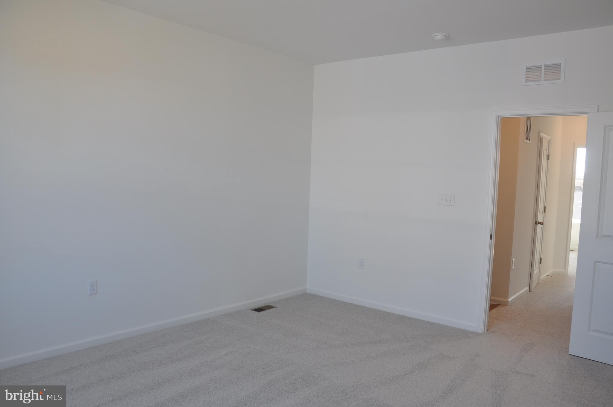 LOFTS AT CREEKSIDE - Residential Lease