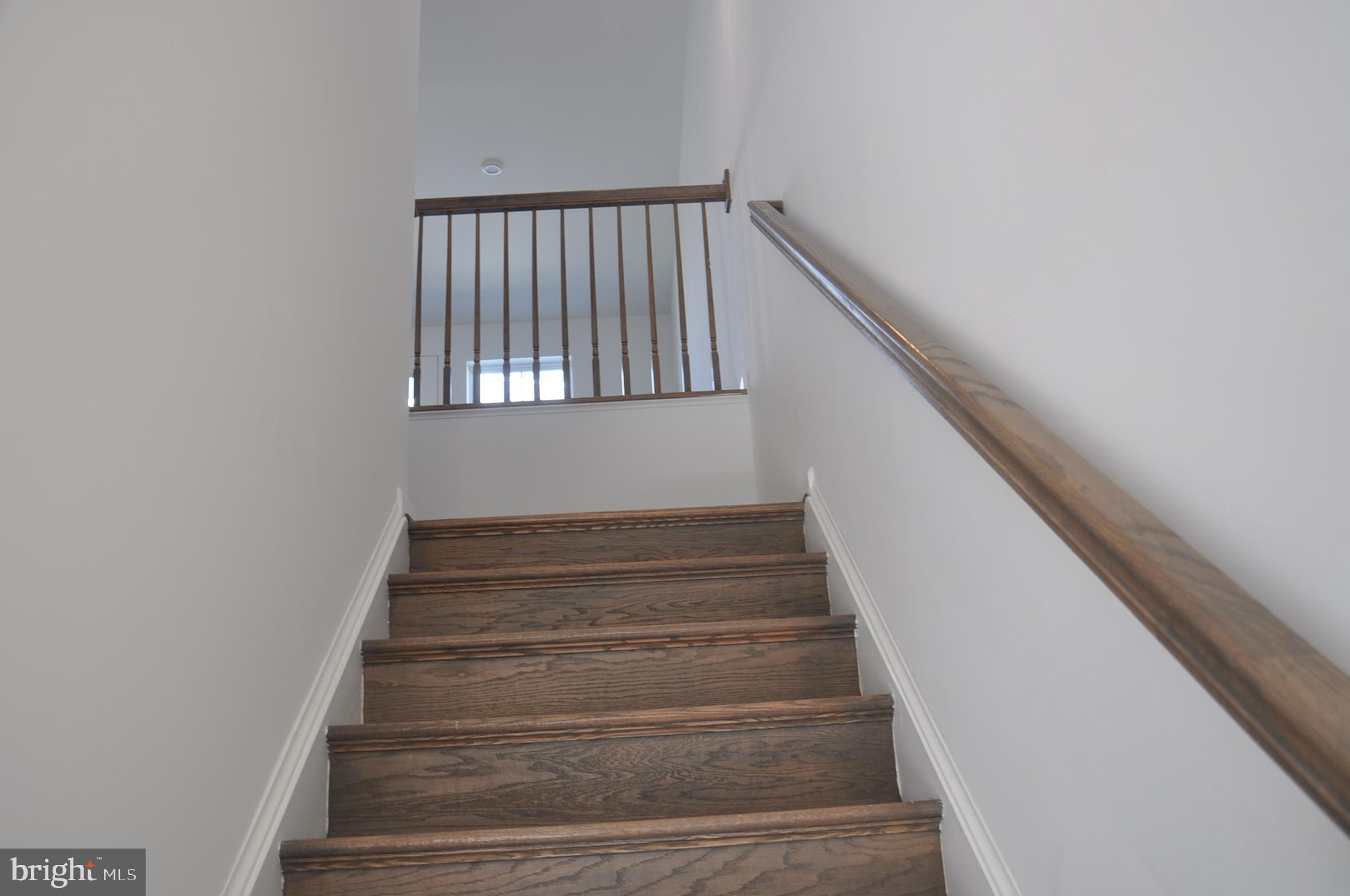 LOFTS AT CREEKSIDE - Residential Lease