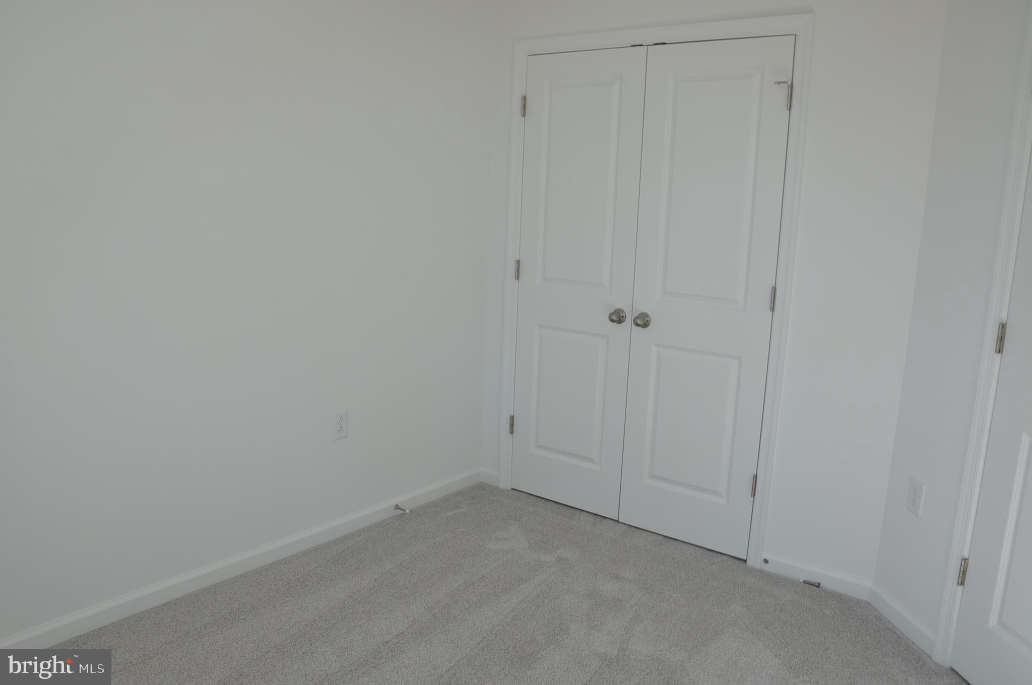 LOFTS AT CREEKSIDE - Residential Lease