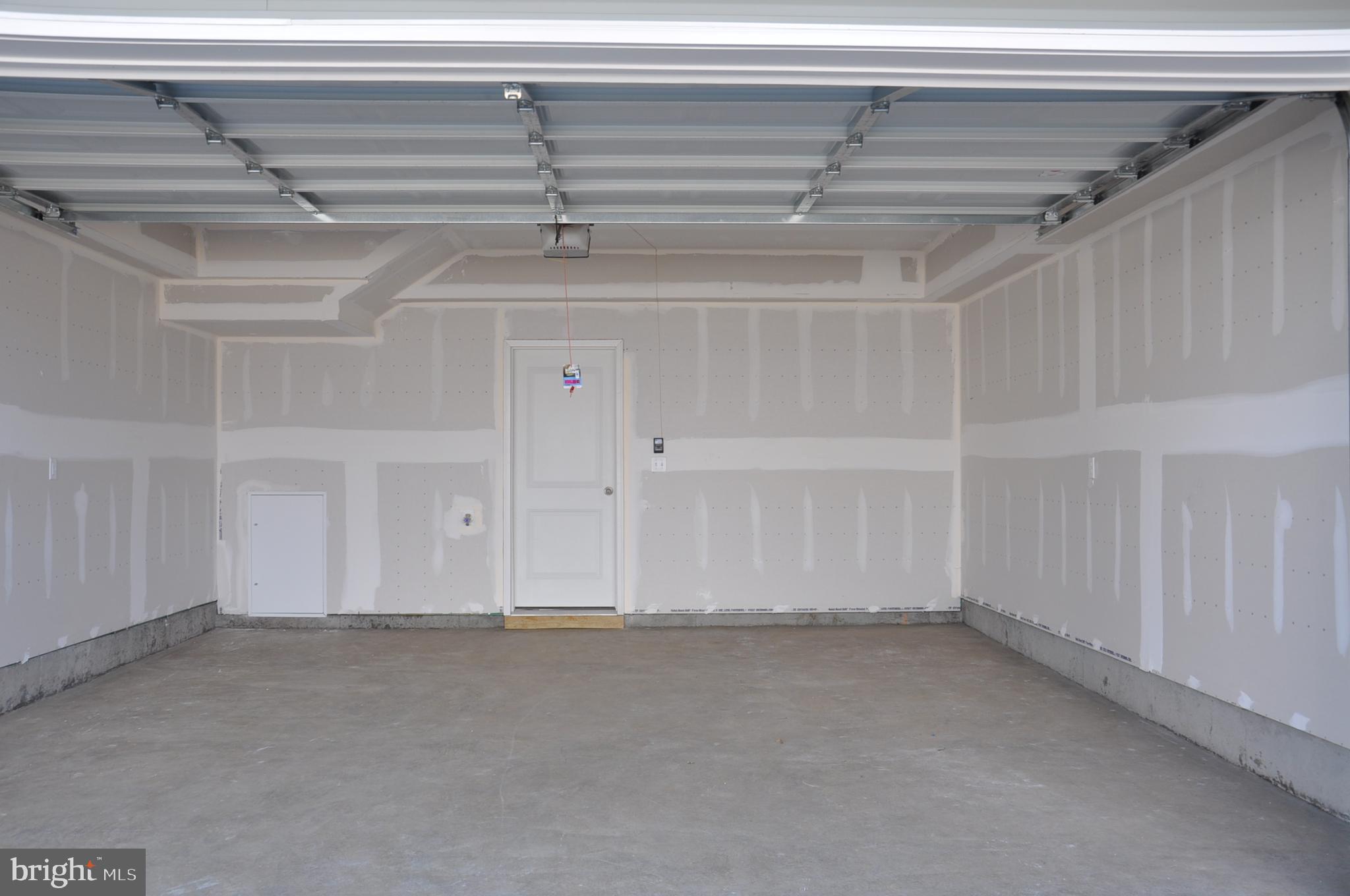 LOFTS AT CREEKSIDE - Residential Lease