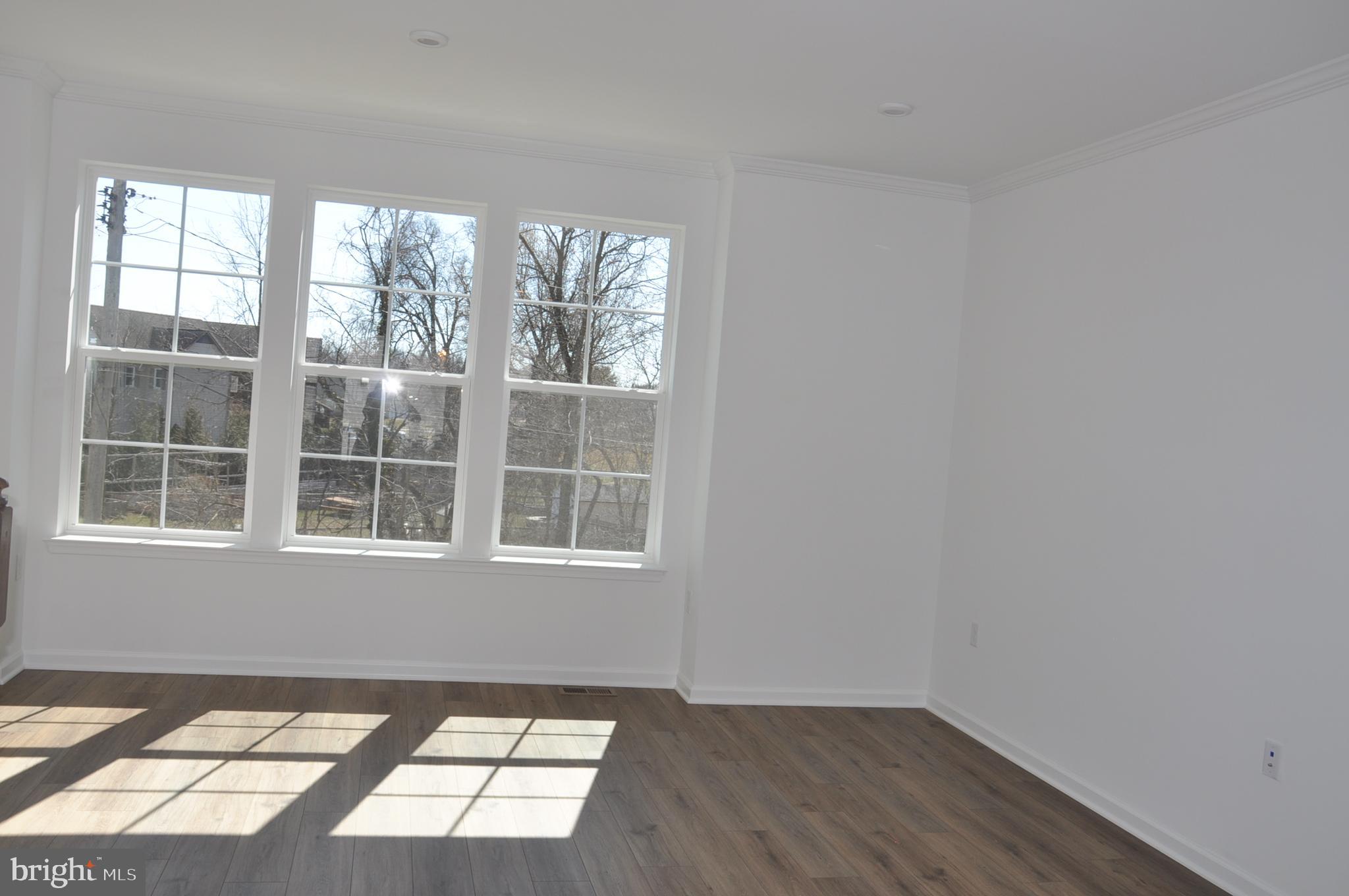 LOFTS AT CREEKSIDE - Residential Lease