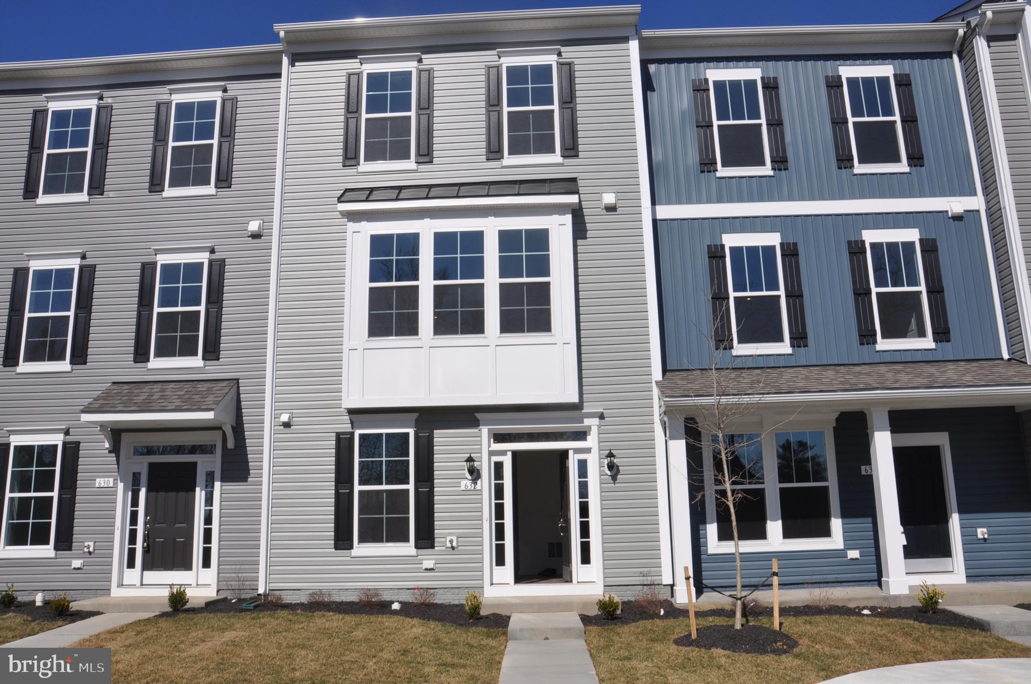 LOFTS AT CREEKSIDE - Residential Lease