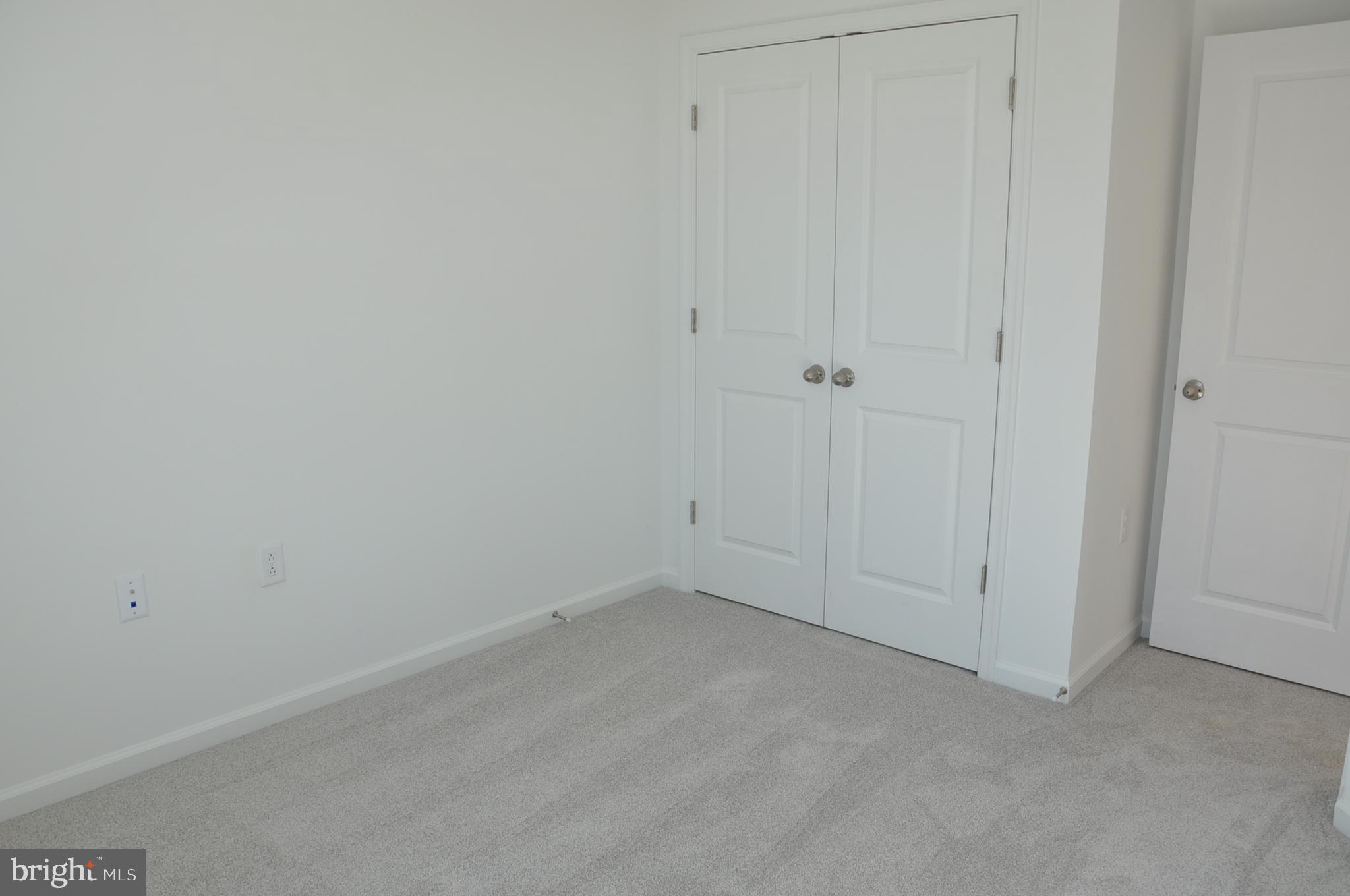 LOFTS AT CREEKSIDE - Residential Lease