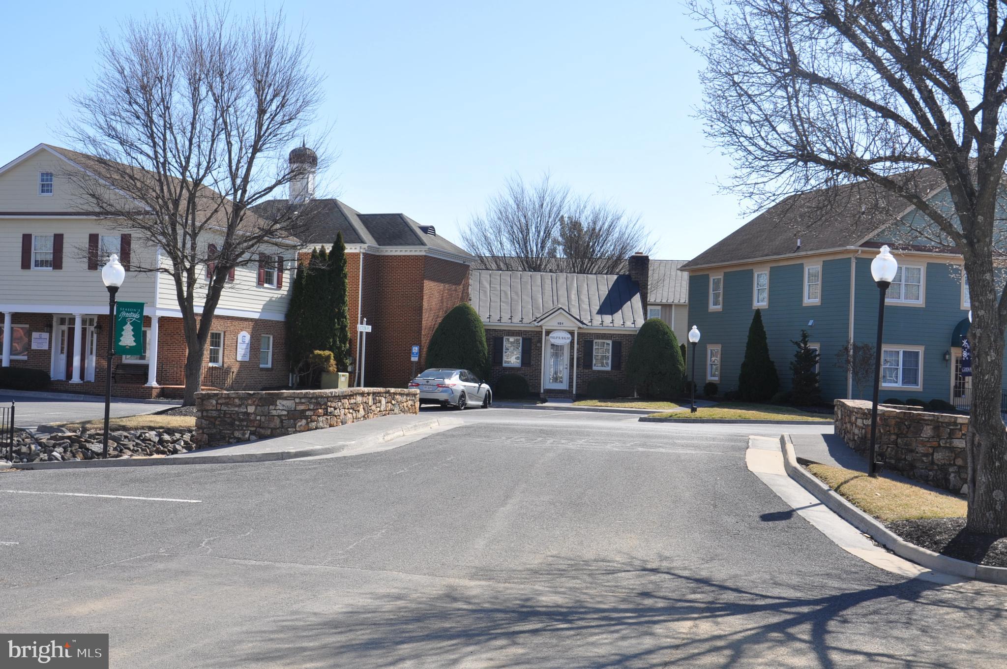 LOFTS AT CREEKSIDE - Residential Lease