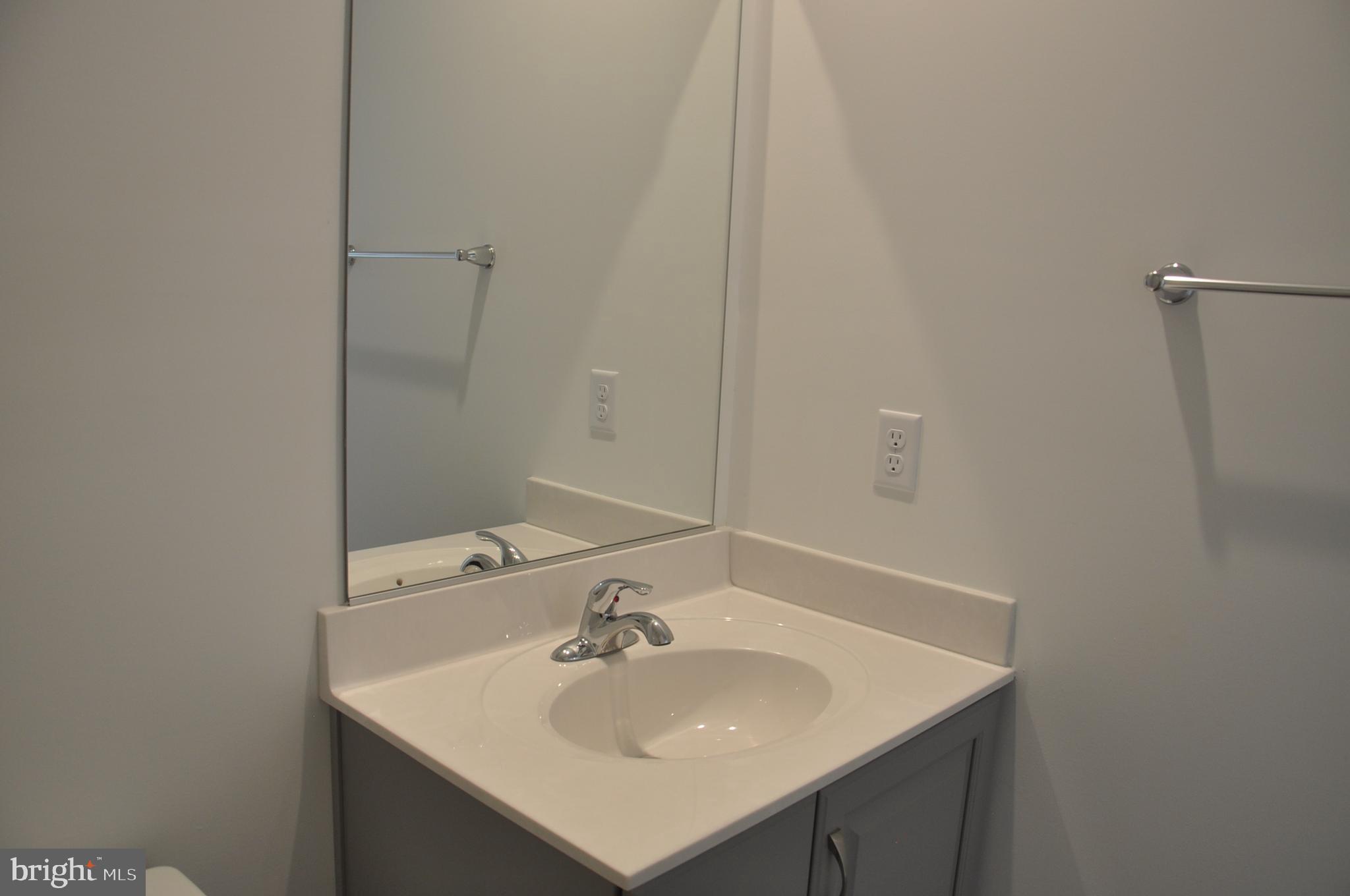 LOFTS AT CREEKSIDE - Residential Lease