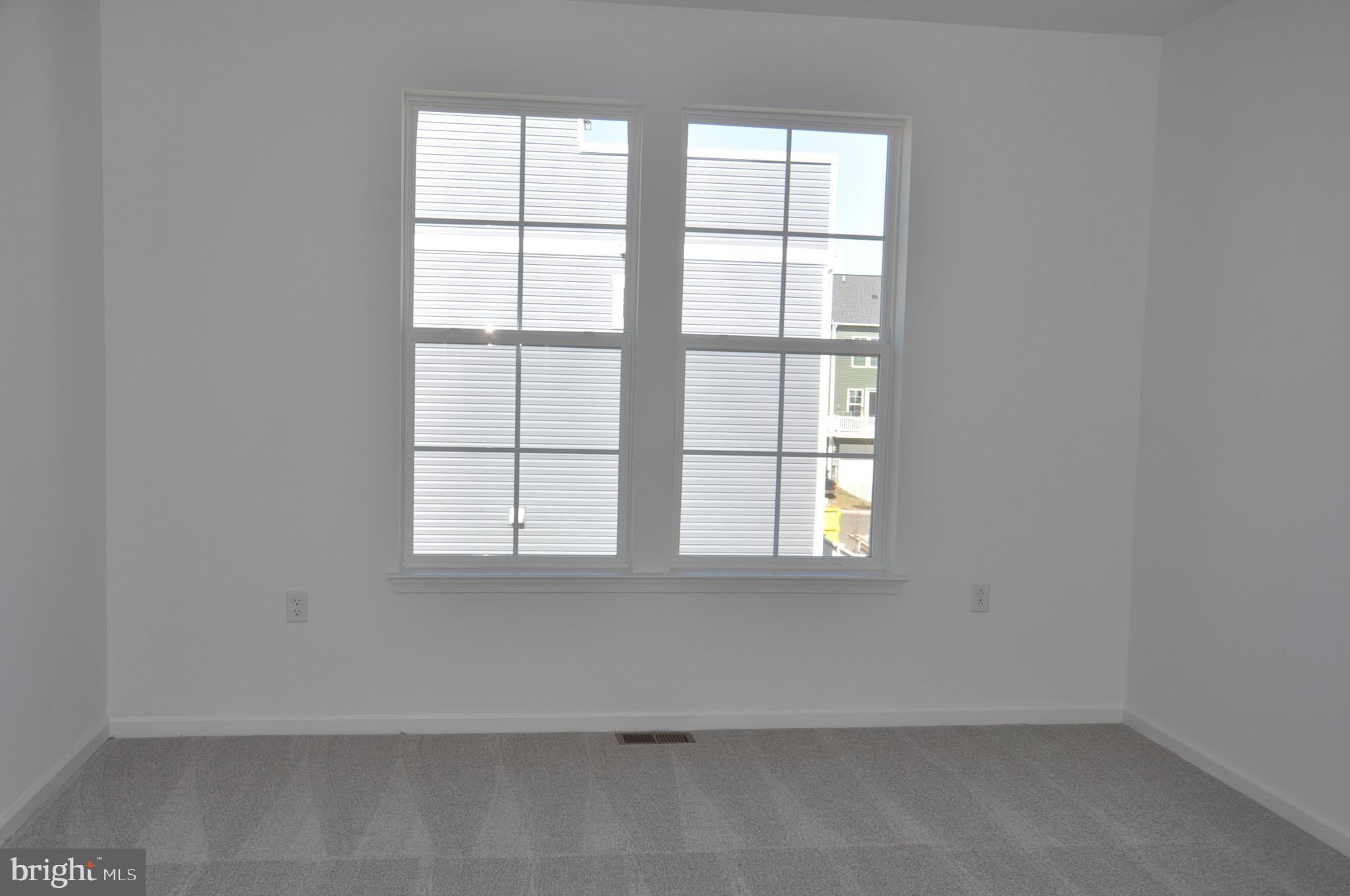 LOFTS AT CREEKSIDE - Residential Lease