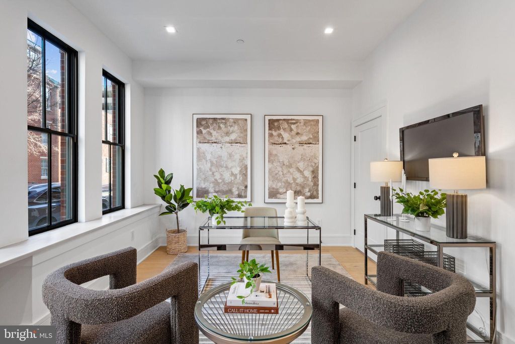 Photo of 200 Vine Street, PHILADELPHIA, PA 19106 (MLS # PAPH2548302)