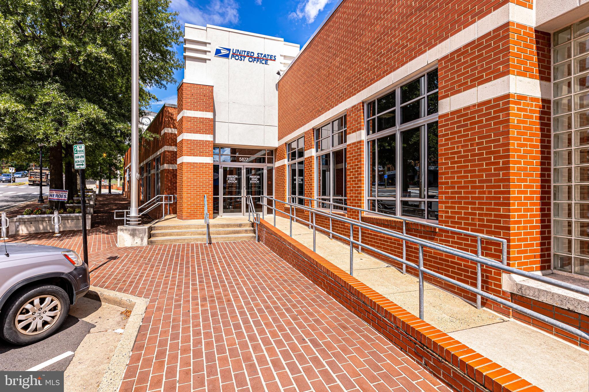 BERKSHIRE OAKWOOD - Residential