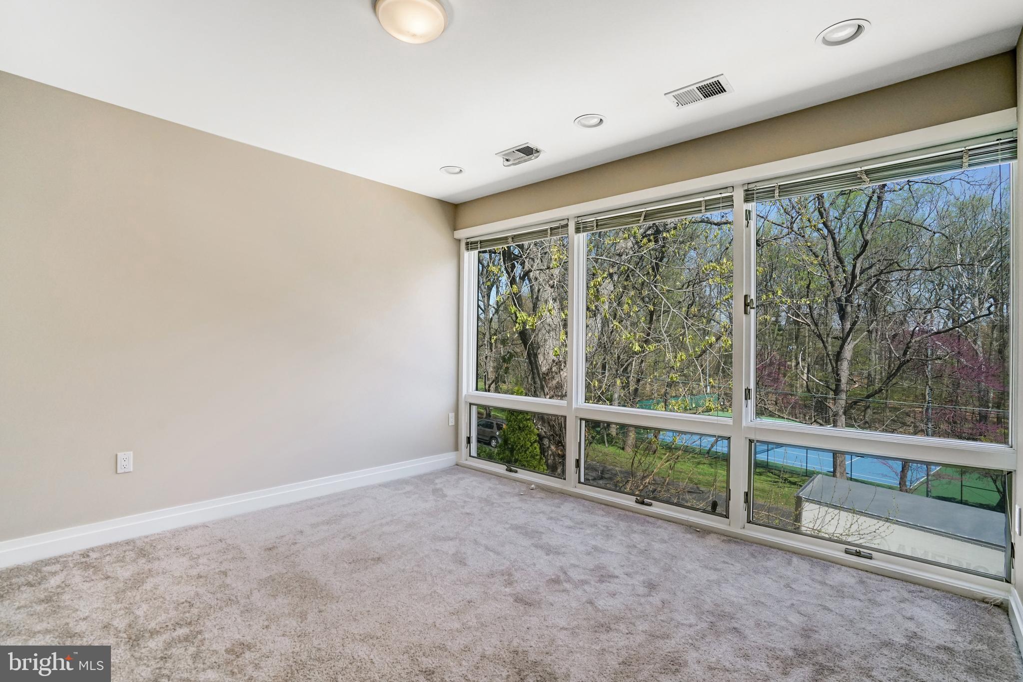 BERKSHIRE OAKWOOD - Residential