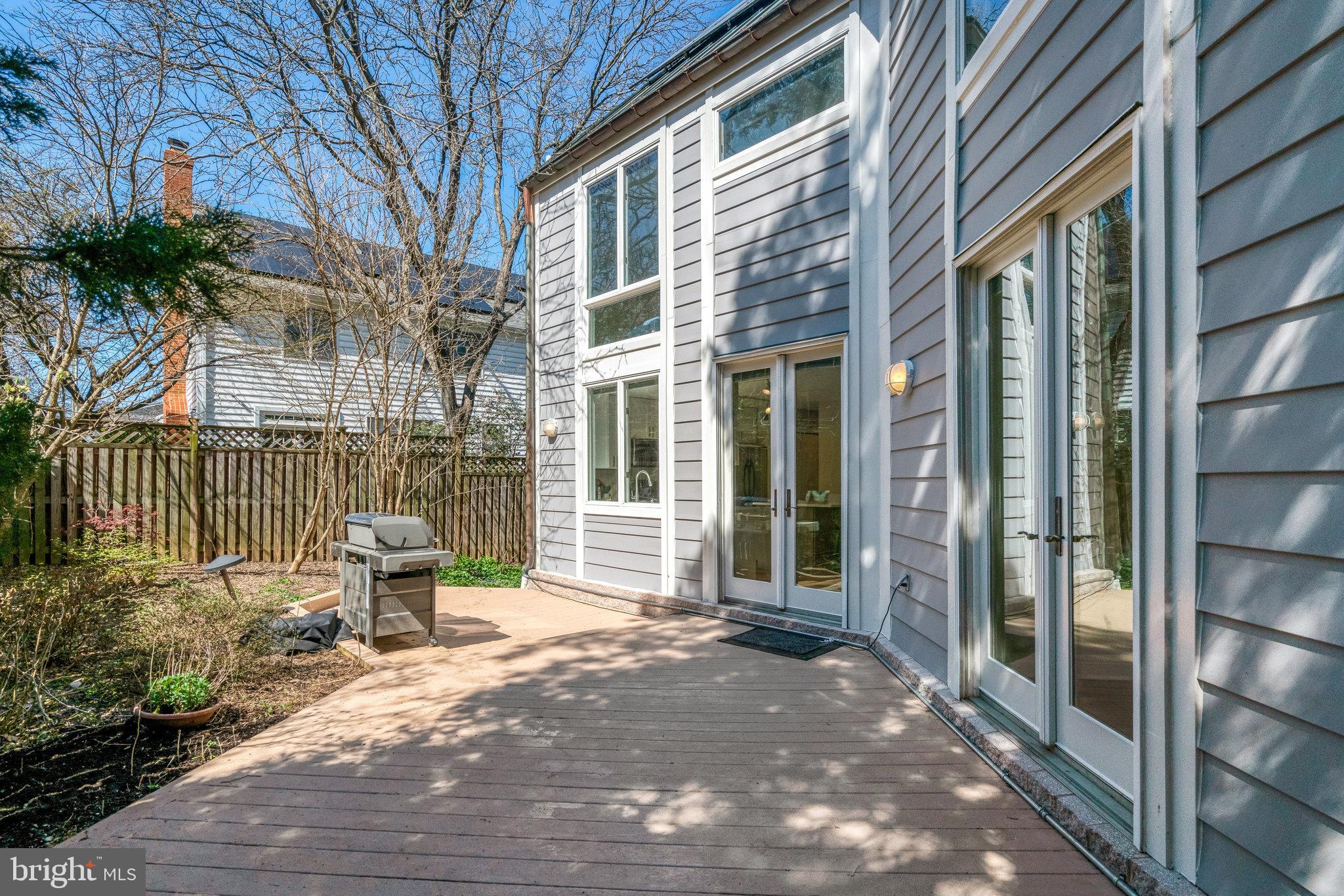 BERKSHIRE OAKWOOD - Residential