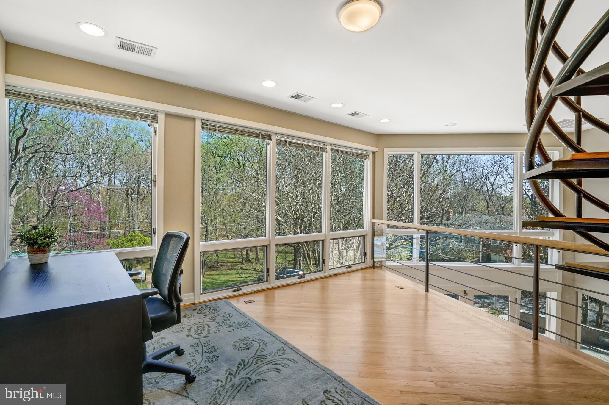 BERKSHIRE OAKWOOD - Residential