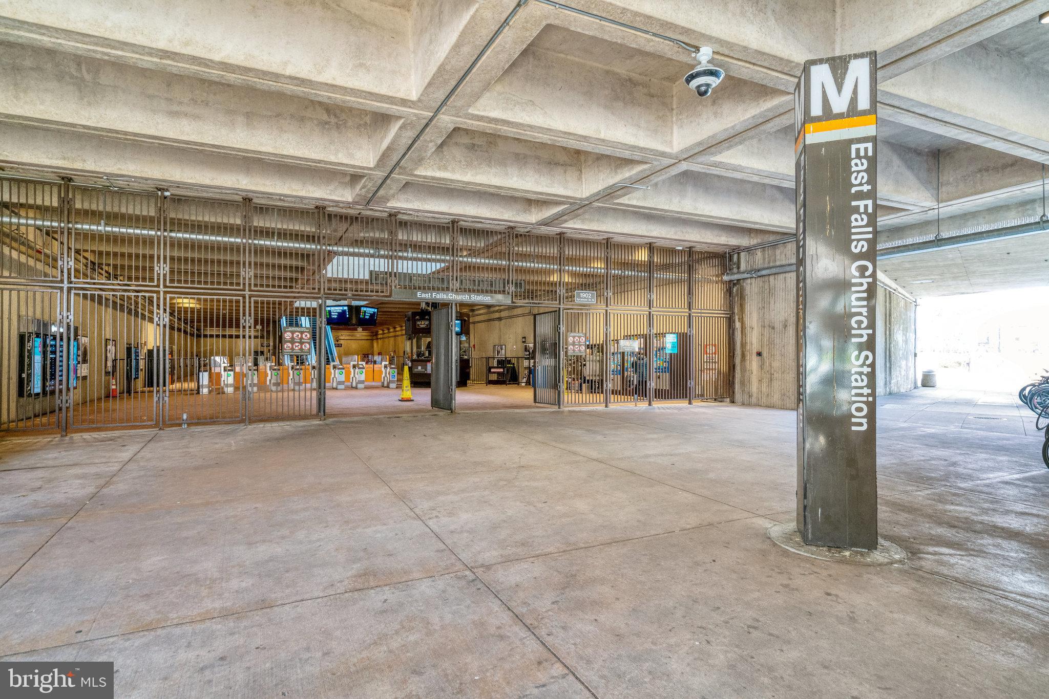 BERKSHIRE OAKWOOD - Residential