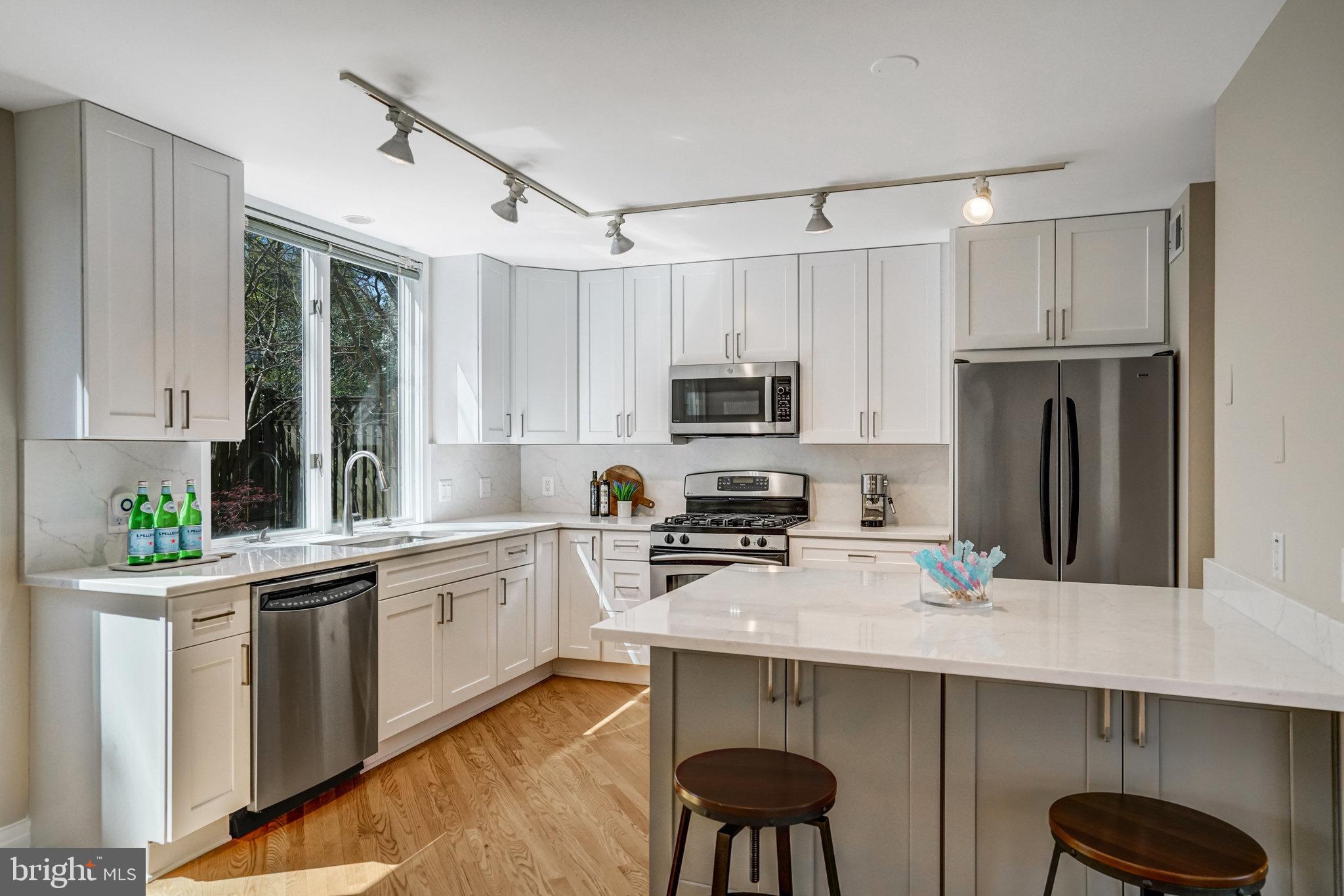 BERKSHIRE OAKWOOD - Residential