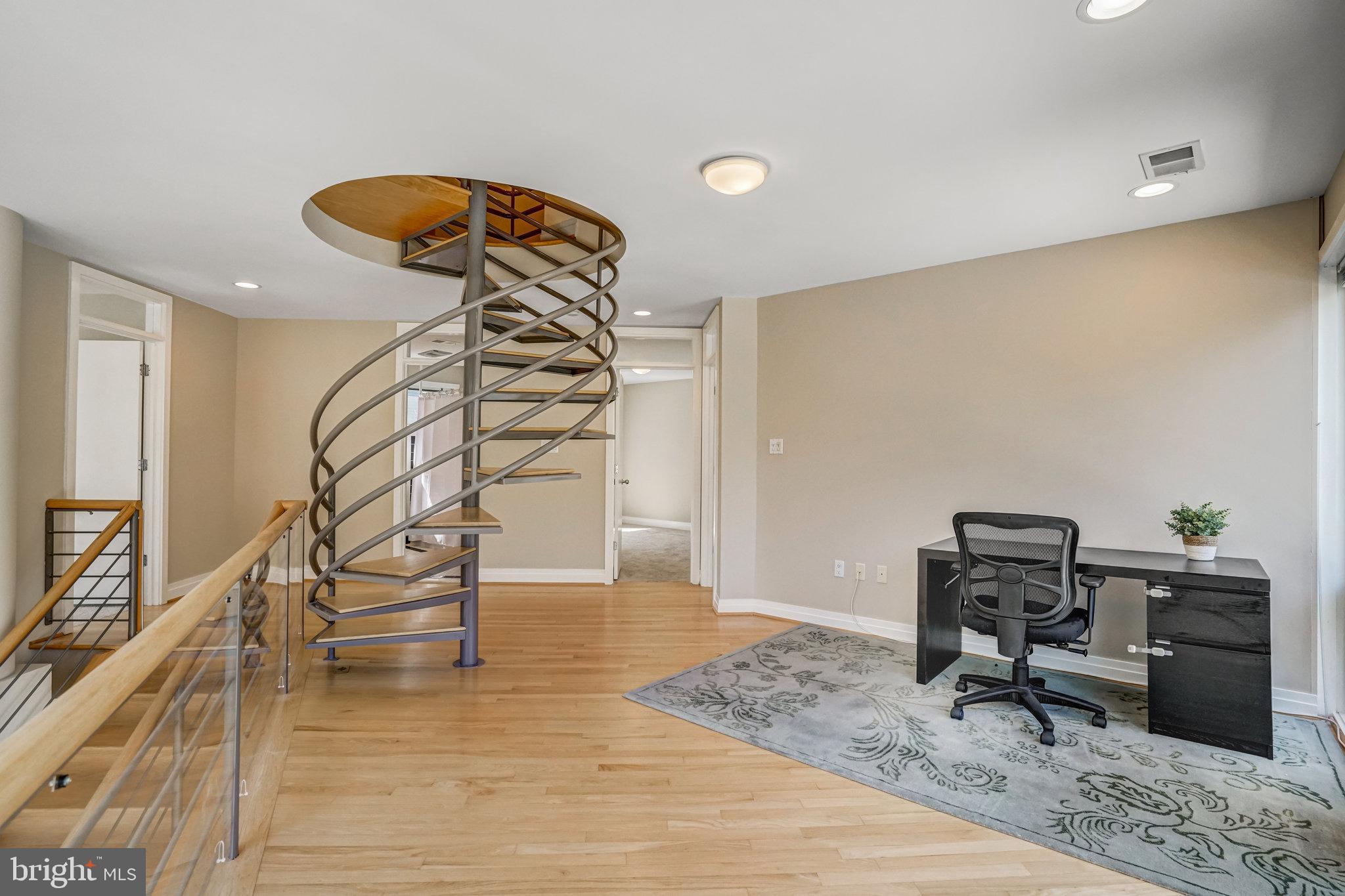 BERKSHIRE OAKWOOD - Residential