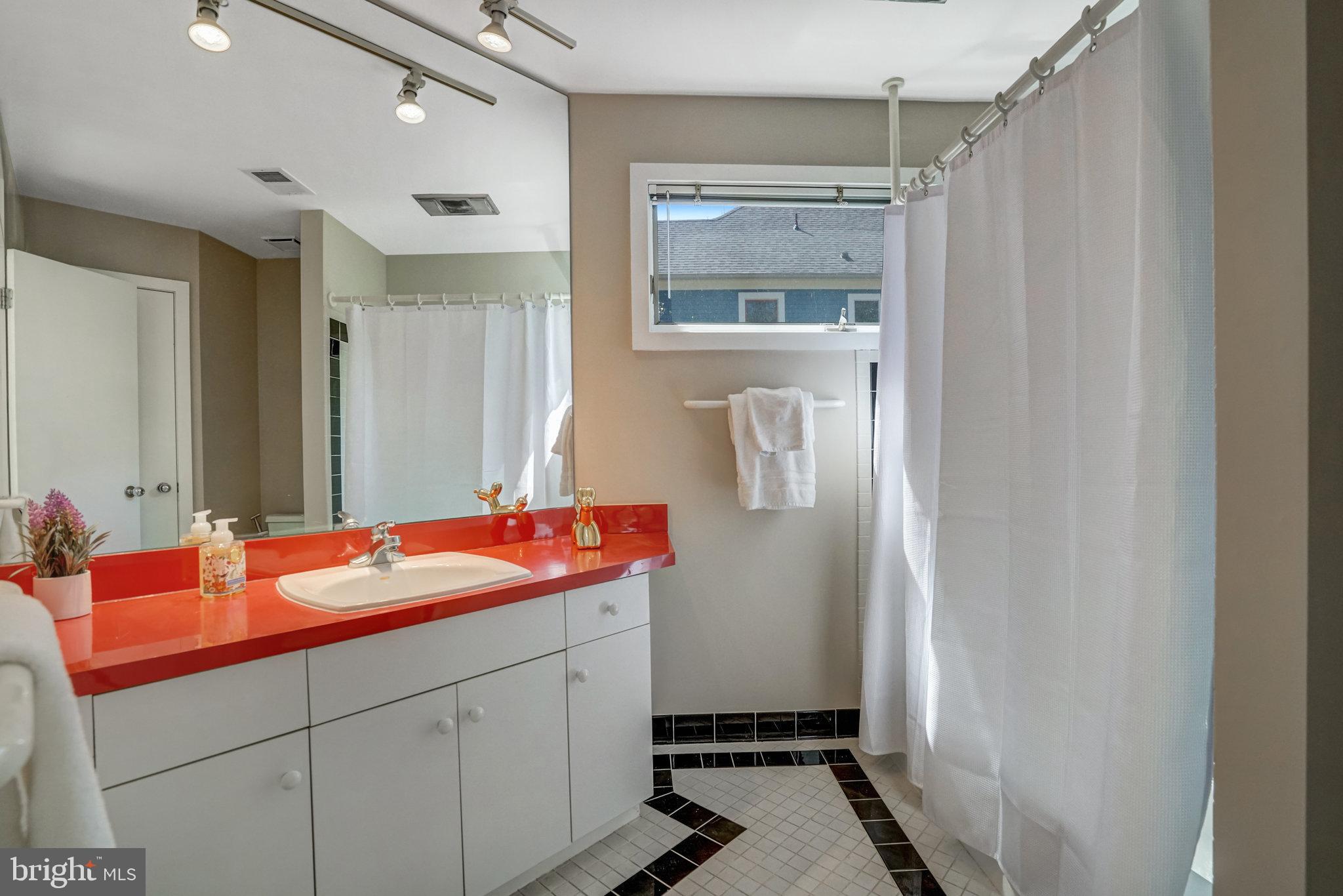 BERKSHIRE OAKWOOD - Residential