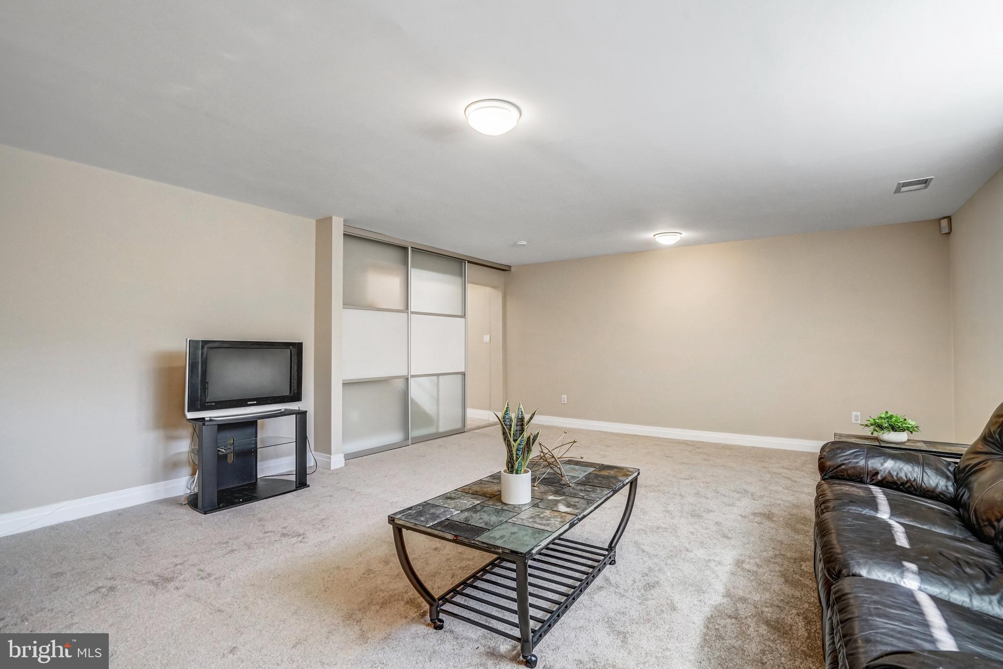 BERKSHIRE OAKWOOD - Residential