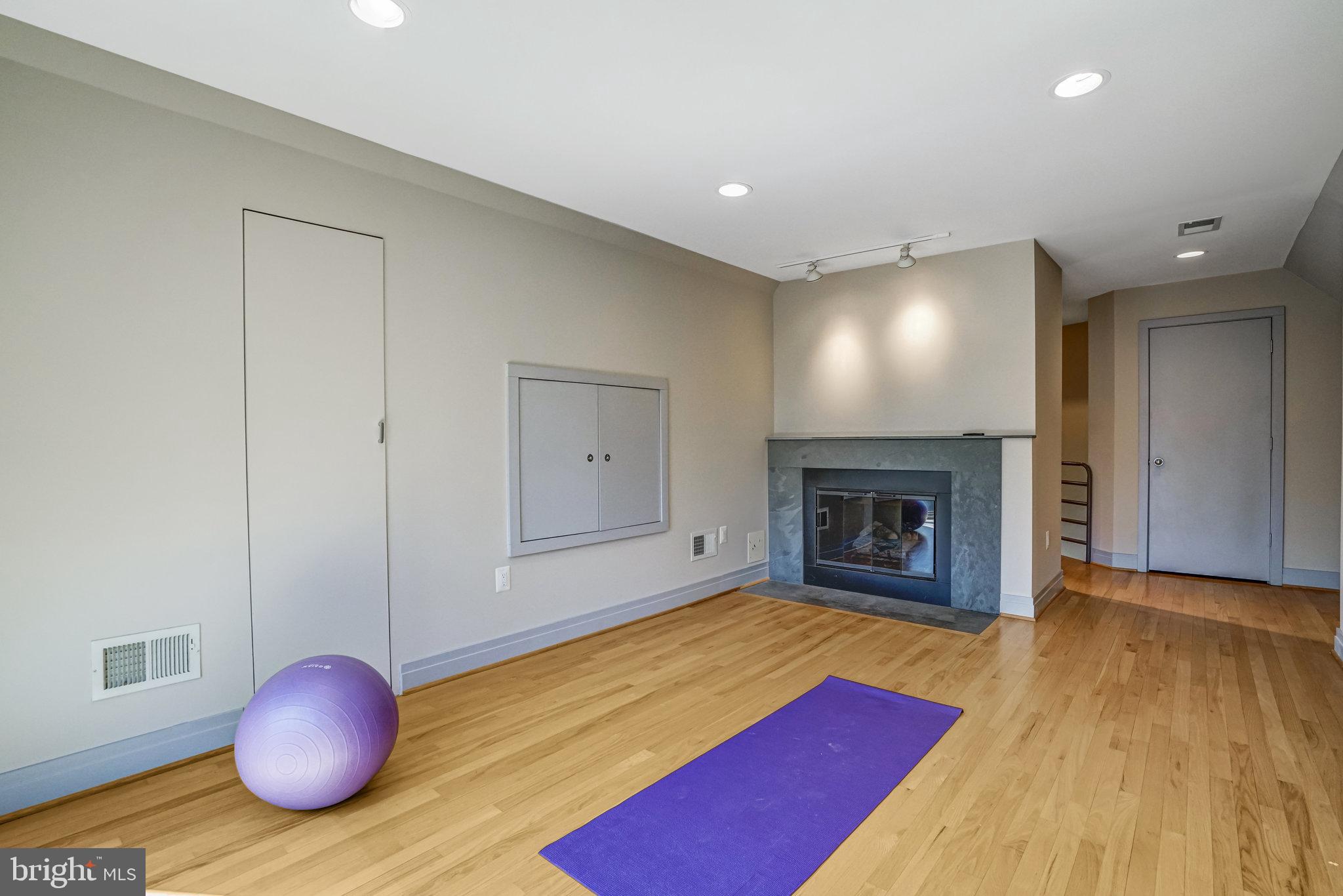 BERKSHIRE OAKWOOD - Residential