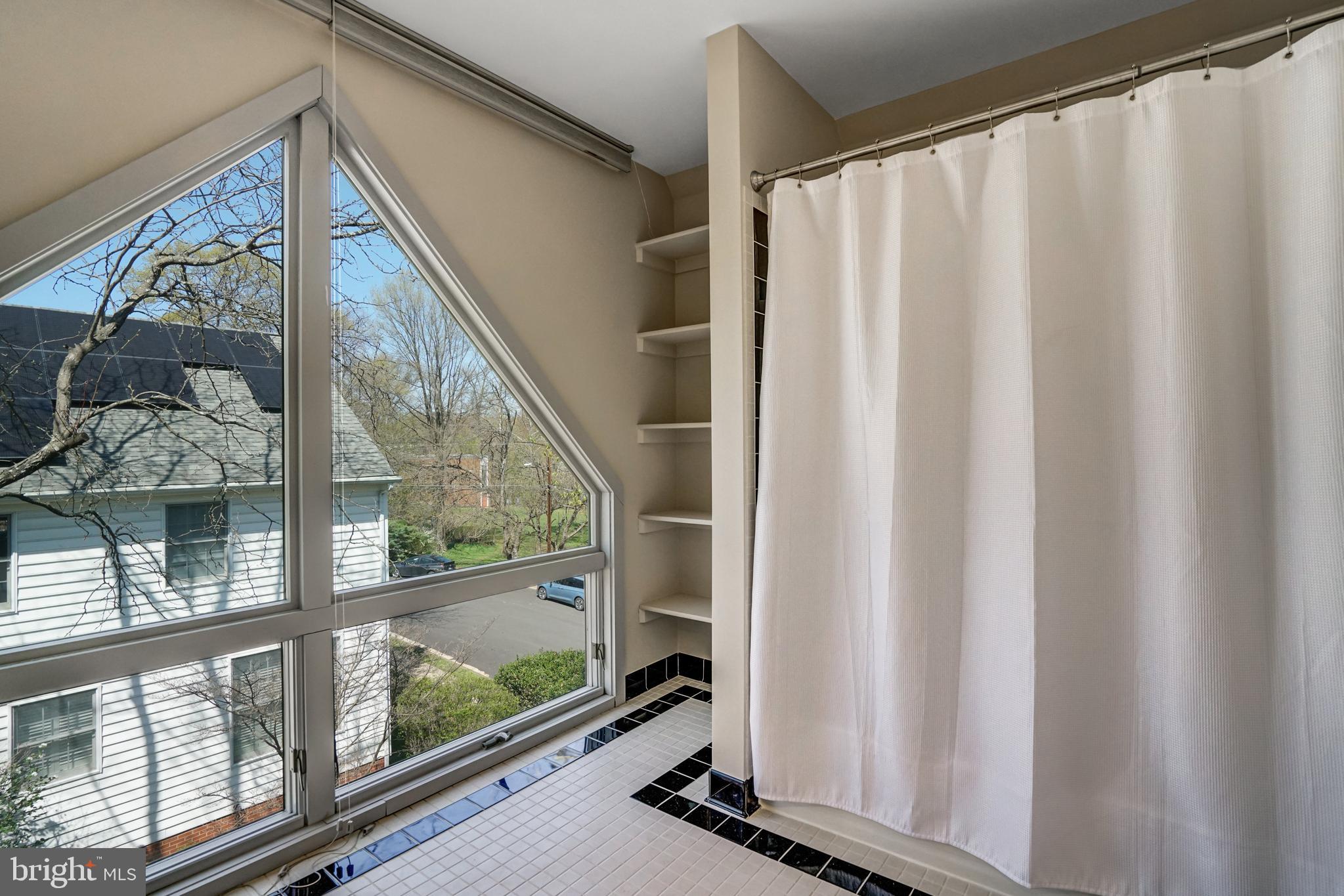 BERKSHIRE OAKWOOD - Residential