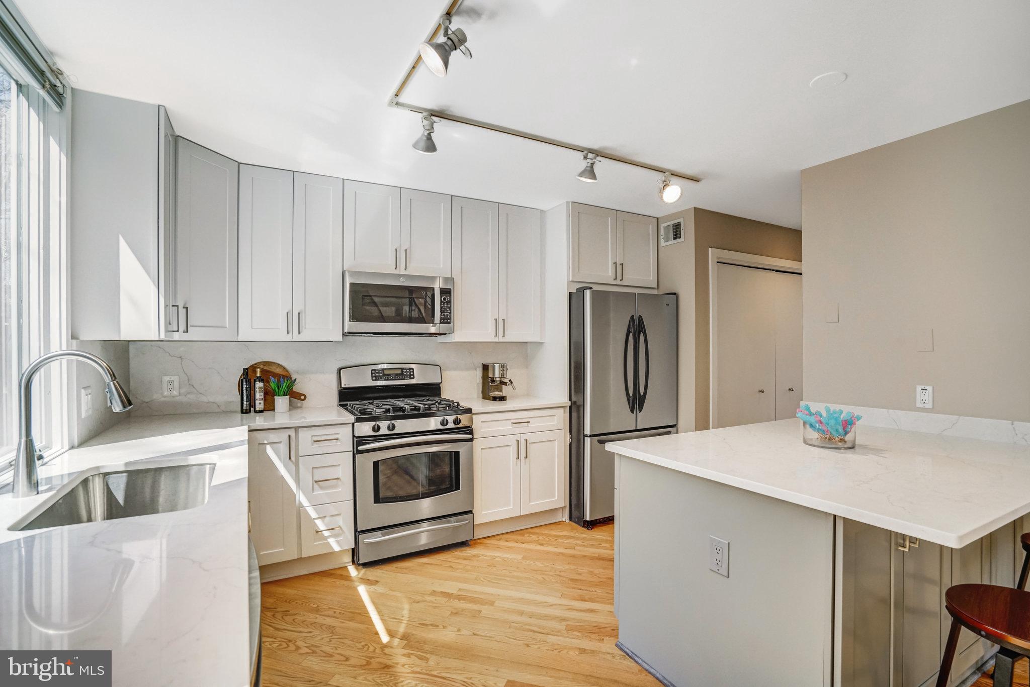 BERKSHIRE OAKWOOD - Residential