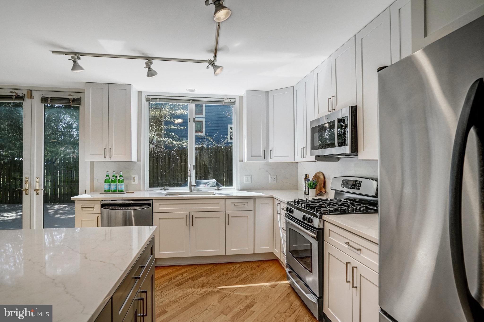 BERKSHIRE OAKWOOD - Residential