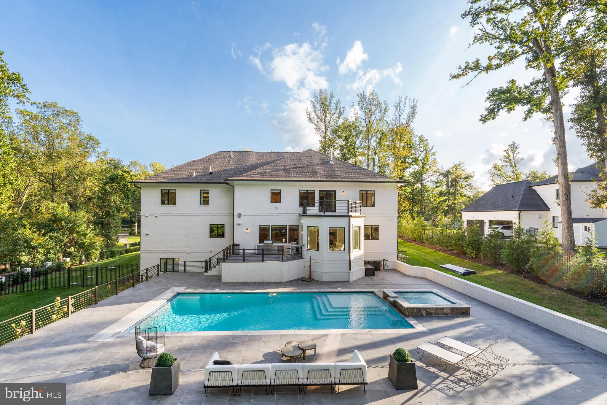 WOODHAVEN - Residential