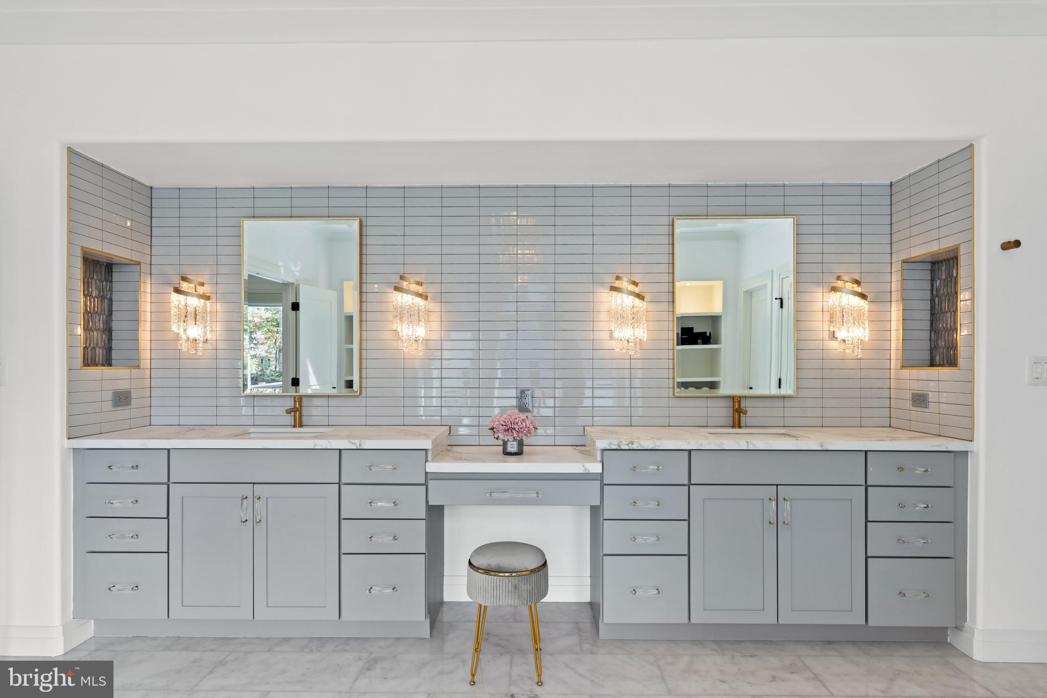 WOODHAVEN - Residential