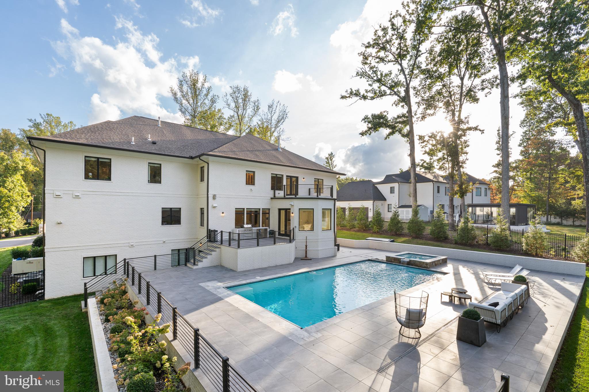 WOODHAVEN - Residential