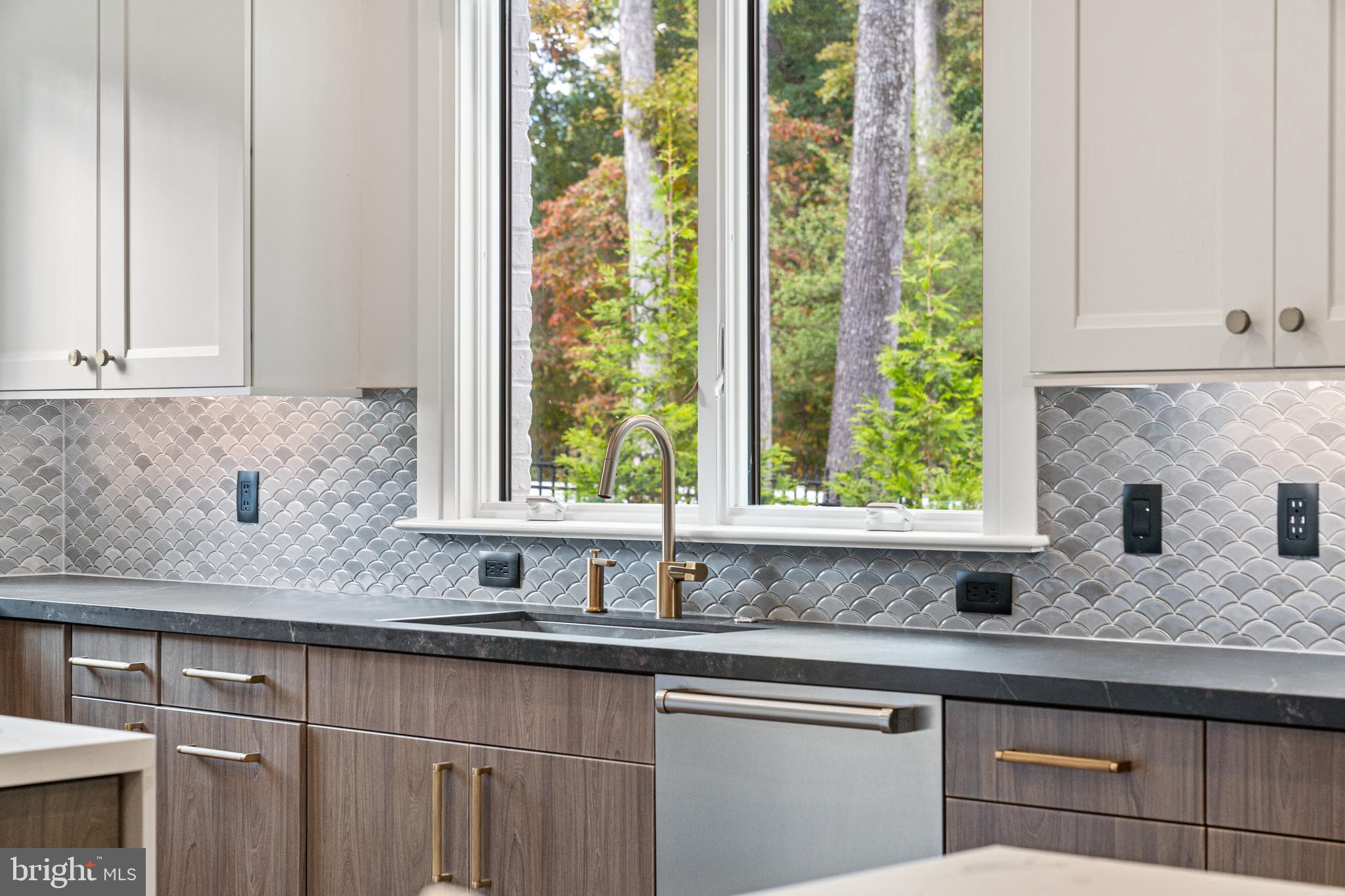 WOODHAVEN - Residential