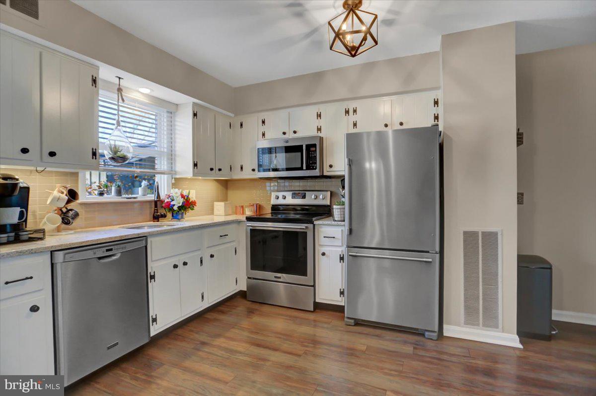 COLDBROOK MEADOWS - Residential