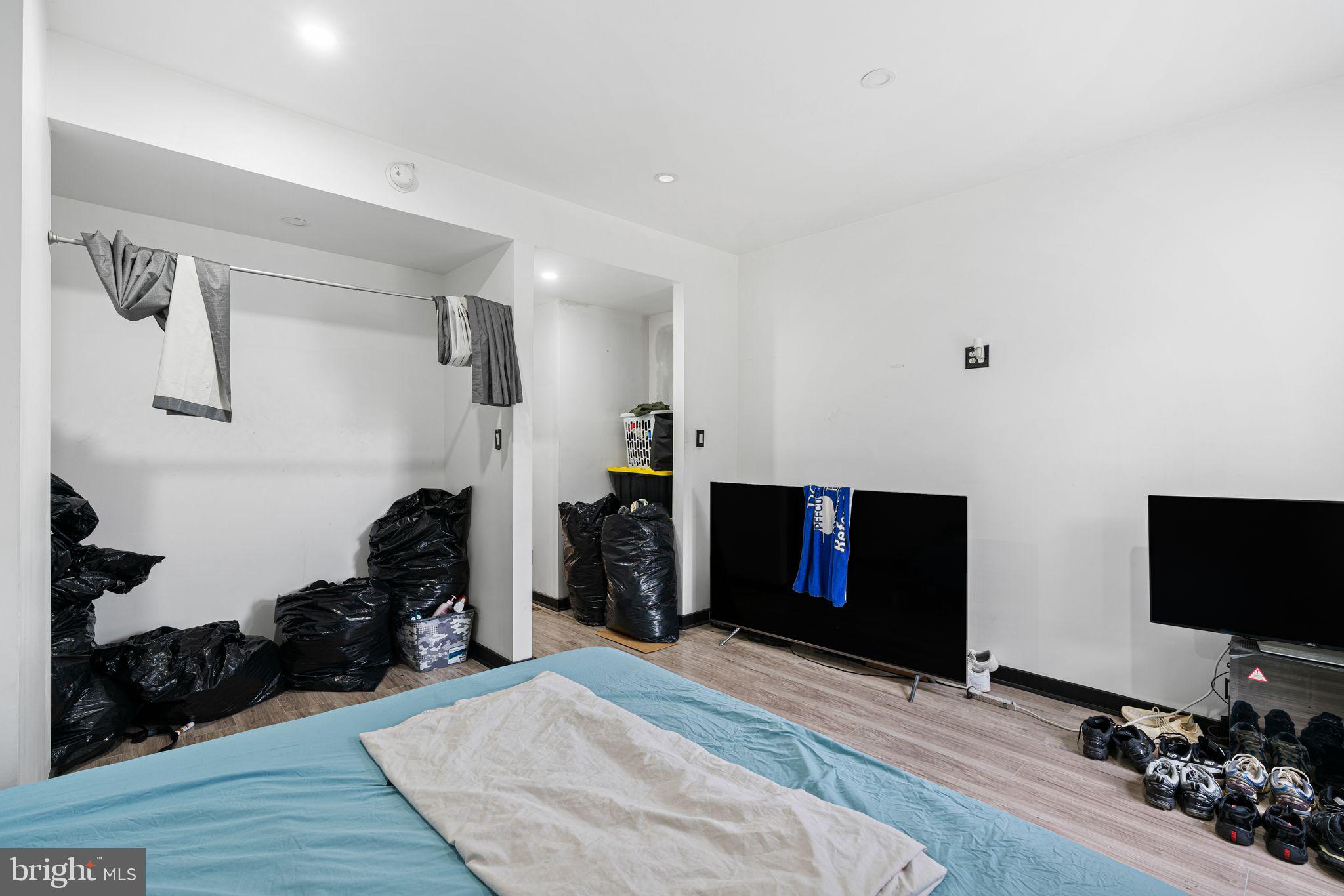 PHILADELPHIA (NORTHWEST) - Residential