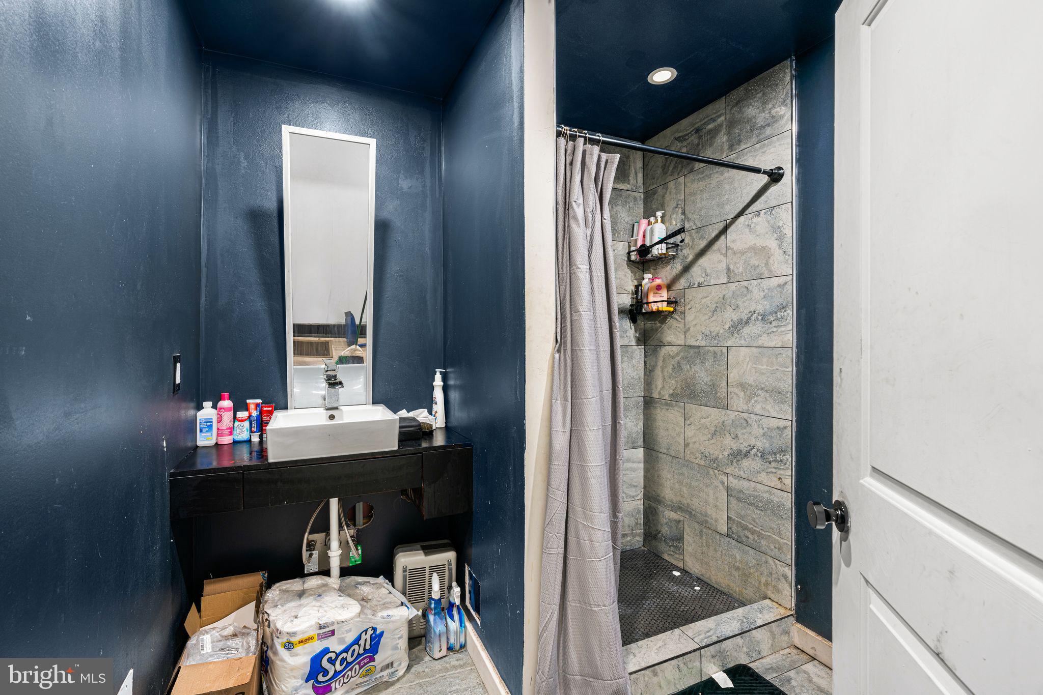 PHILADELPHIA (NORTHWEST) - Residential