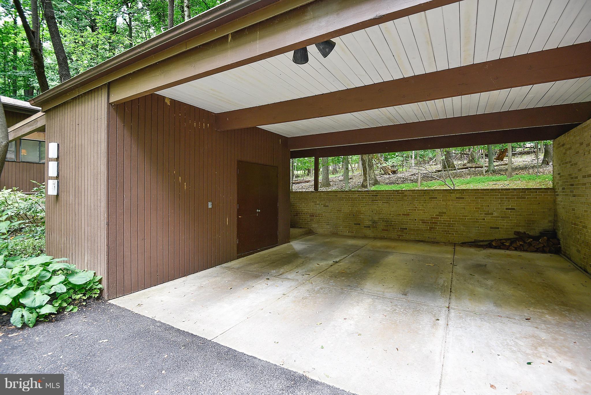 CAVES VALLEY - Residential