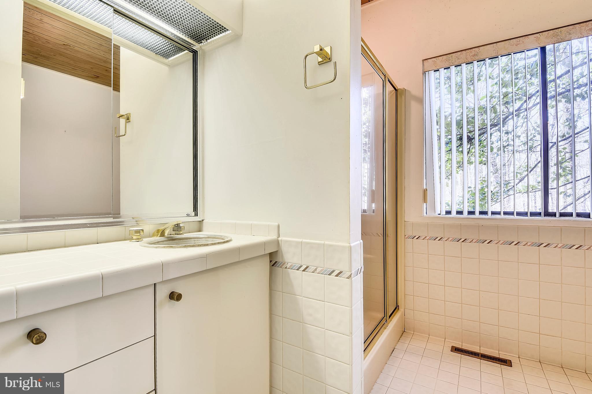 CAVES VALLEY - Residential