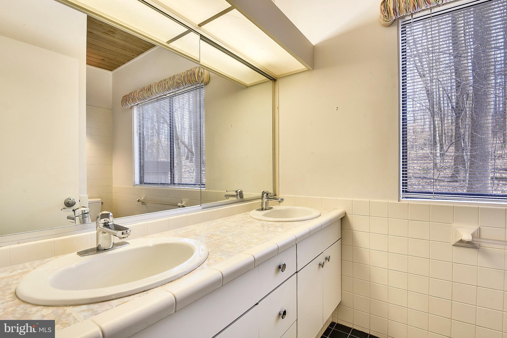 CAVES VALLEY - Residential