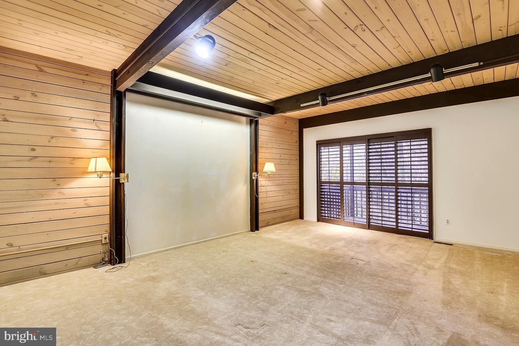 CAVES VALLEY - Residential